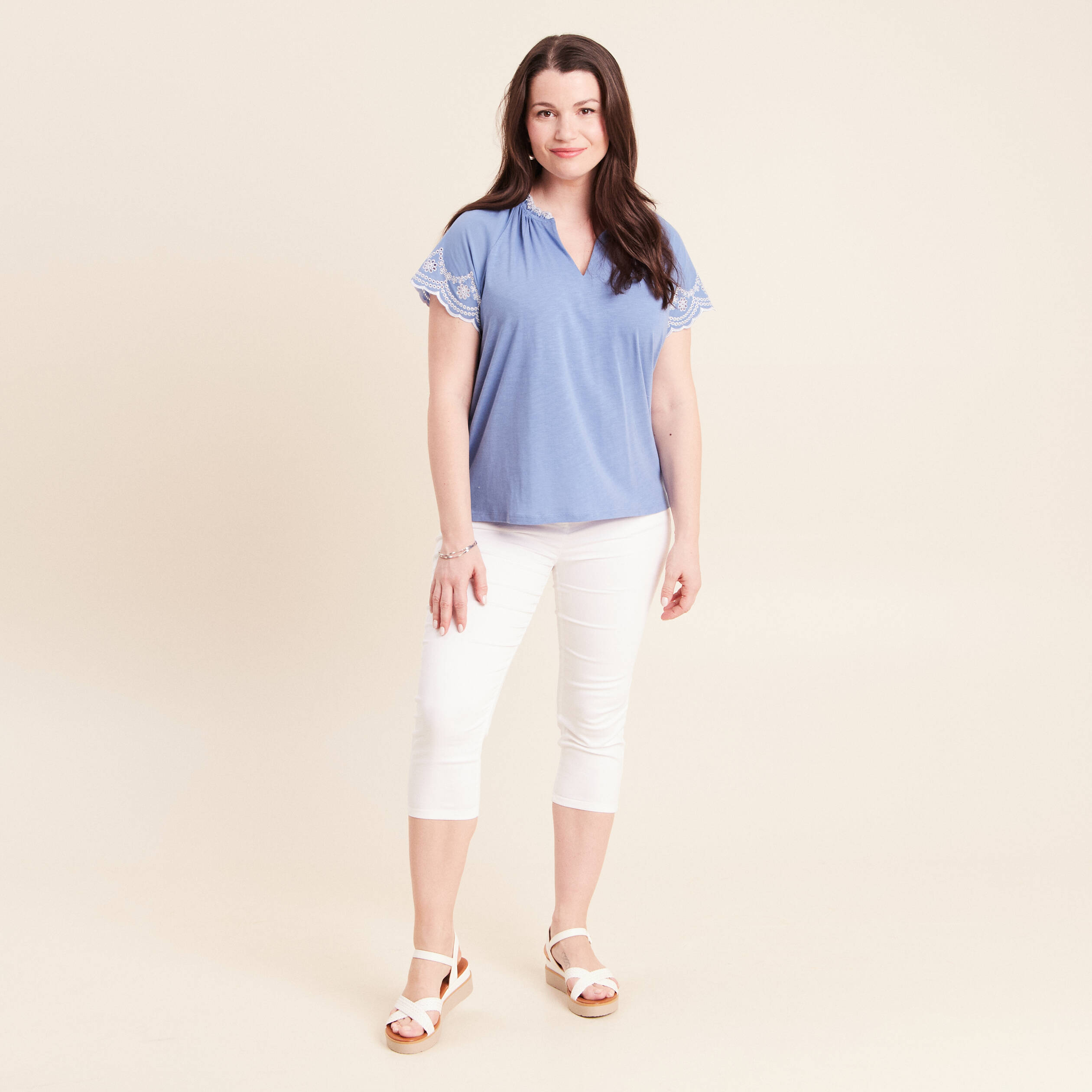 Blouse col tunisien manches courtes bleu ciel femme