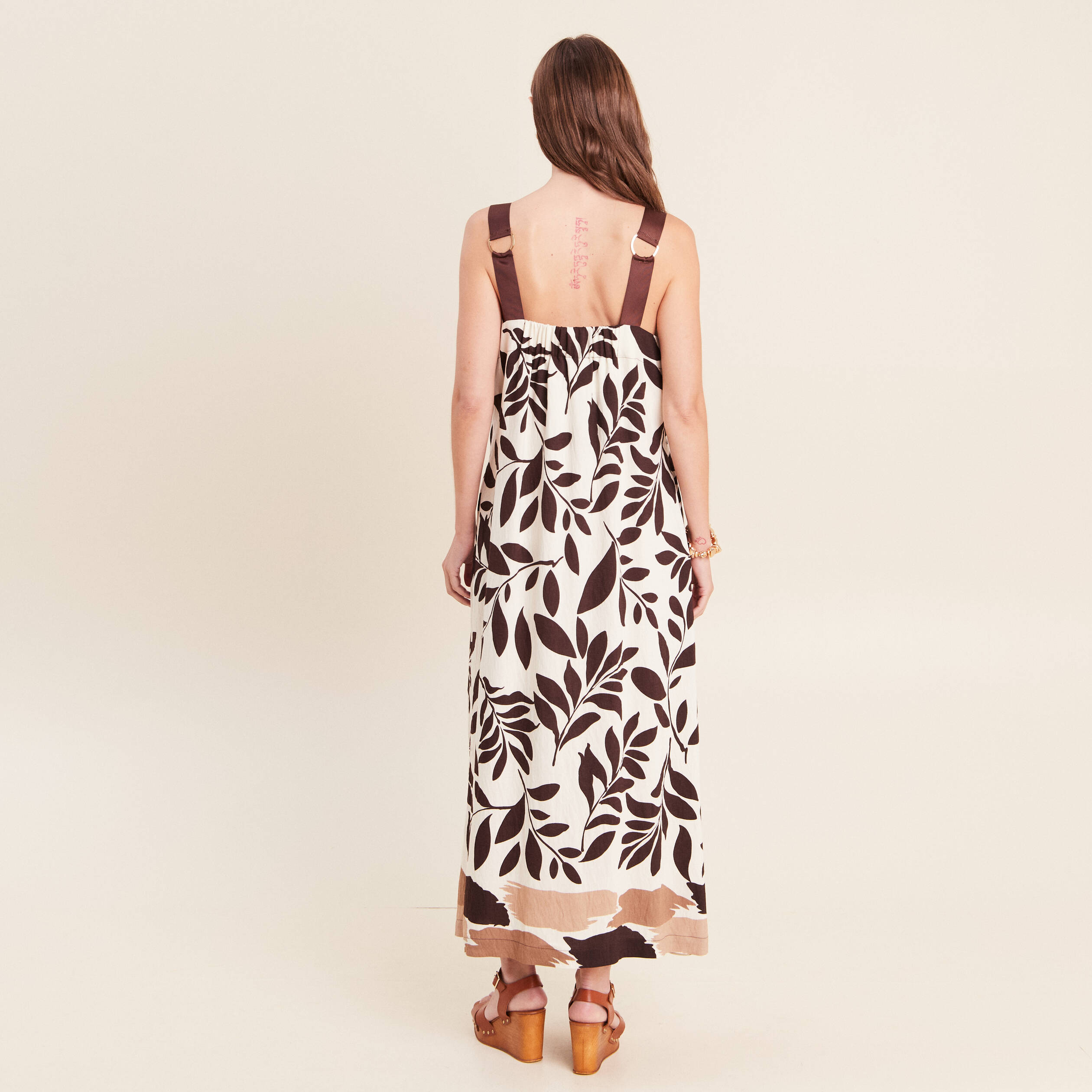 Robe longue &eacute;vas&eacute;e col rond &agrave; bretelles noir femme