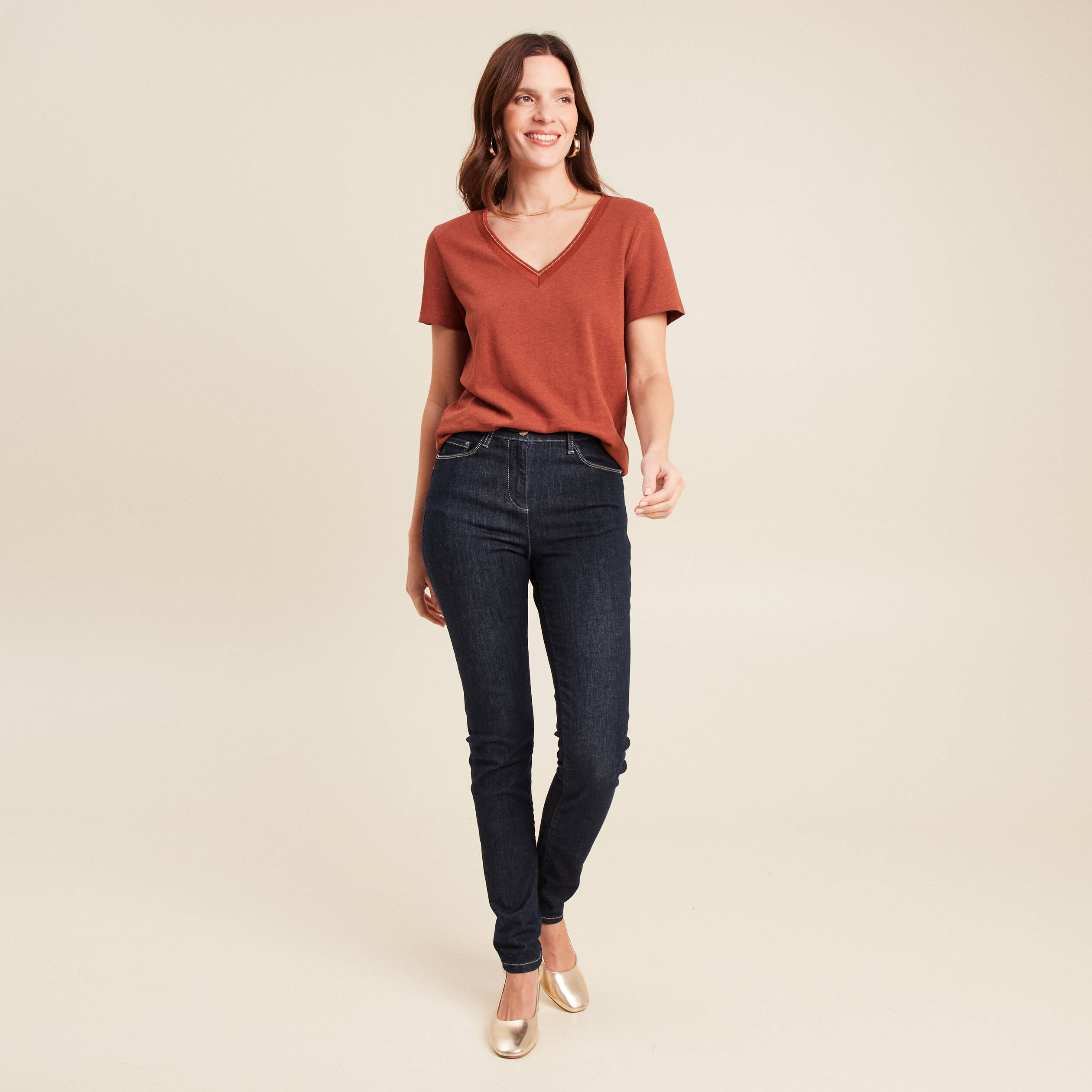t shirt manches courtes col en v marron fonce femme T-shirt manches courtes col en V marron foncé femme