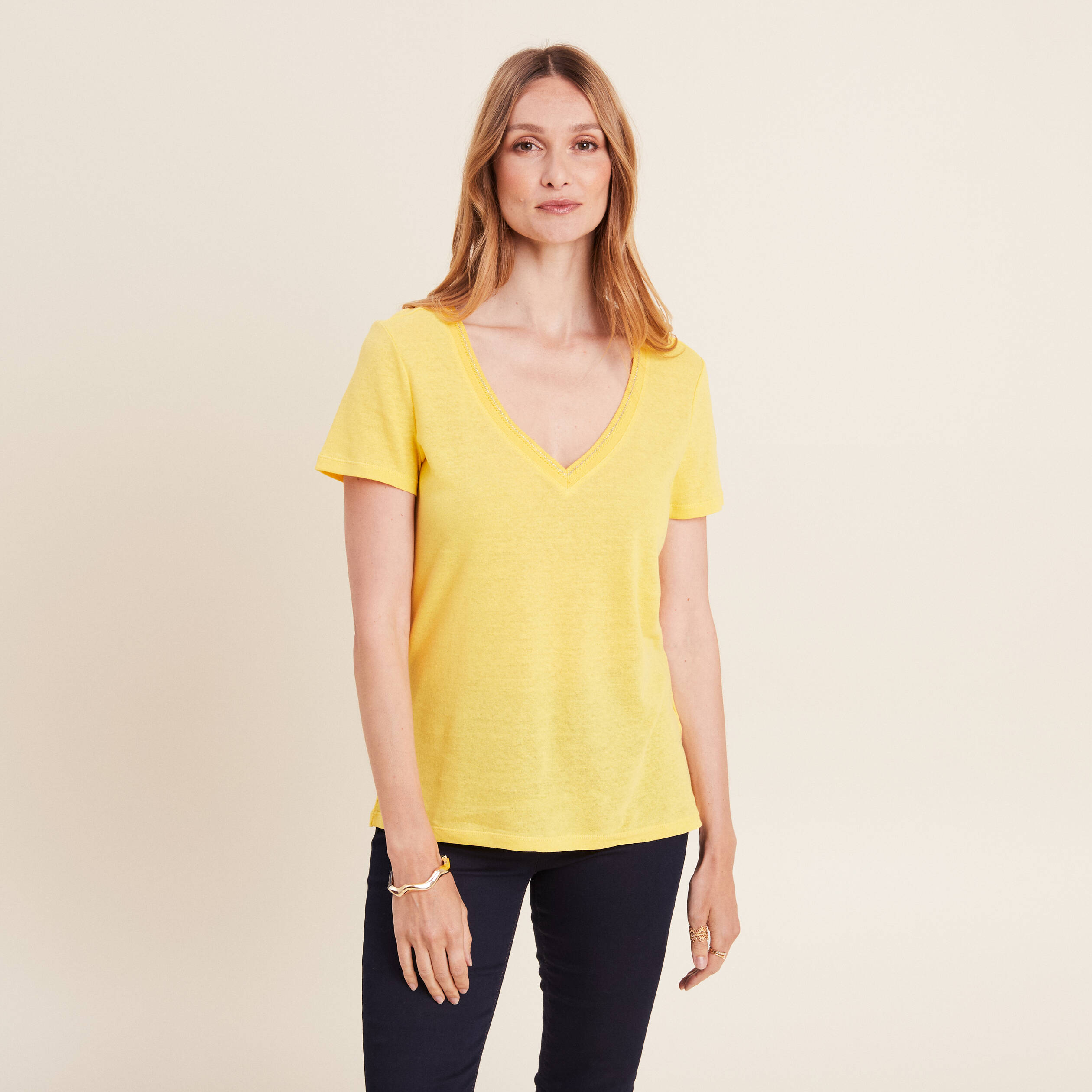 T-shirt manches courtes col en V jaune femme