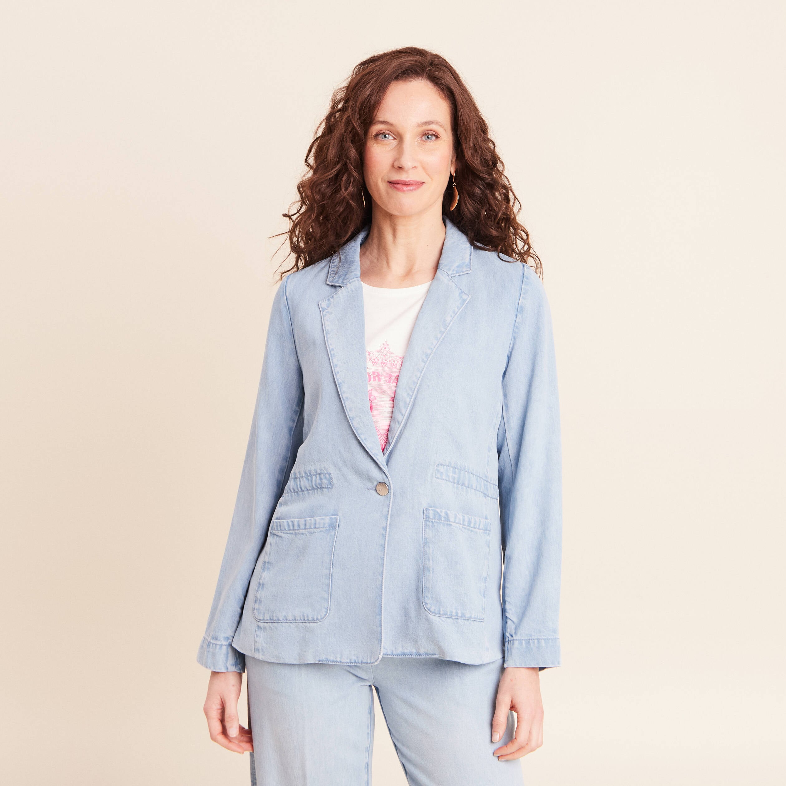 Veste longue cintr&eacute;e en jean doubl&eacute;e denim bleach femme