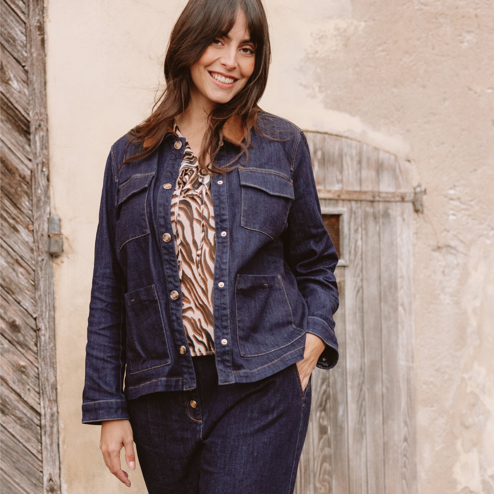 Veste droite &agrave; manches longues denim brut femme