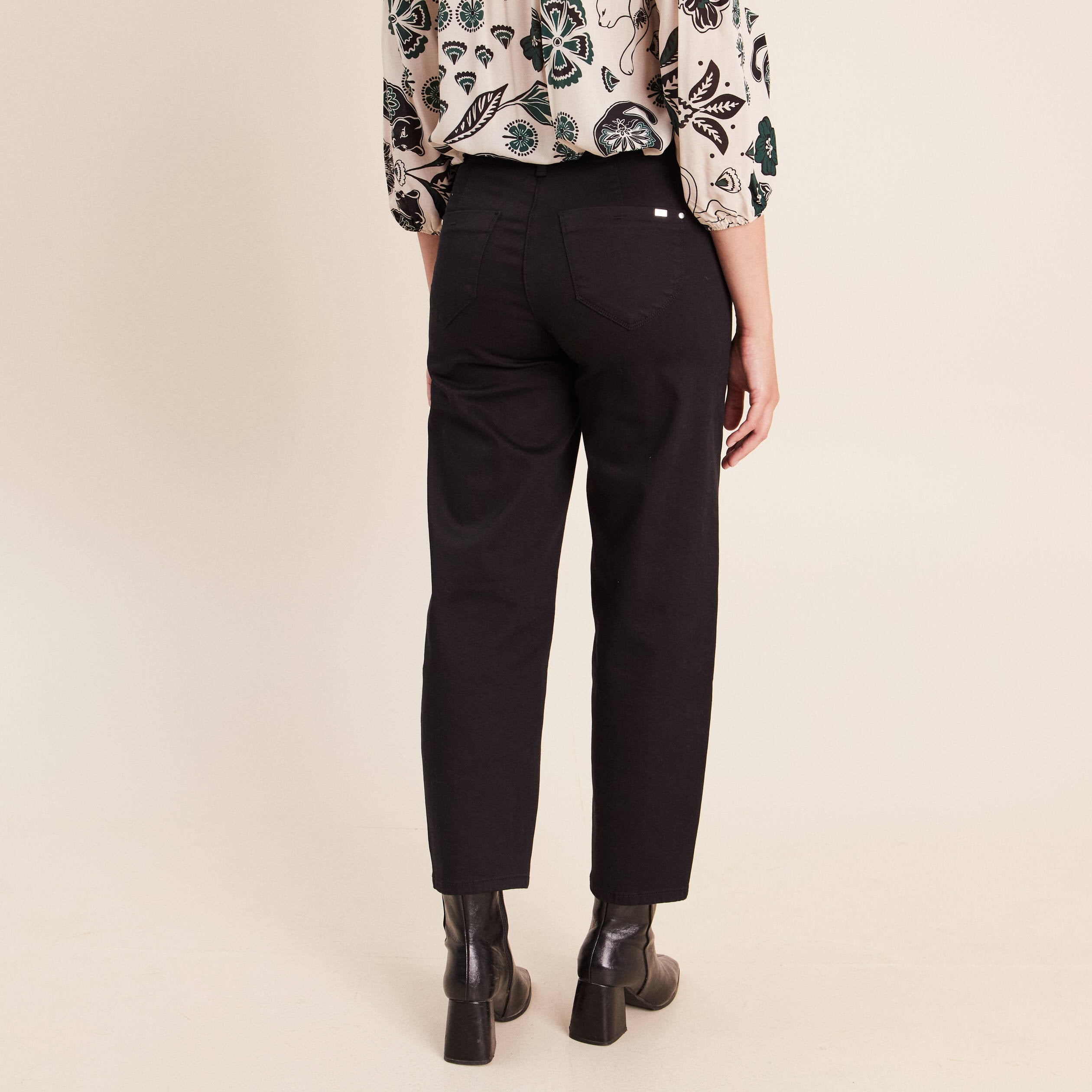 Pantalon magique coupe barrel l'Unique noir femme