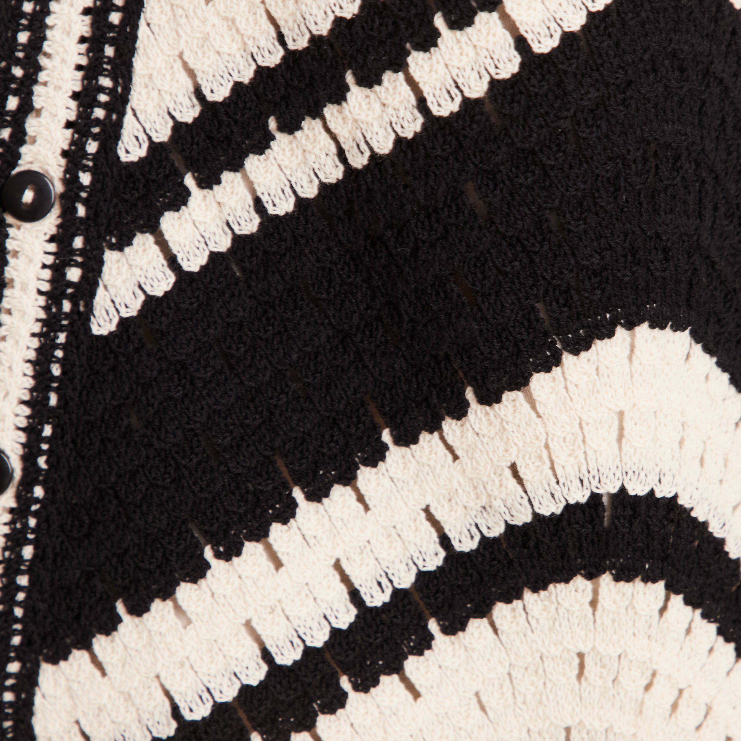 Gilet court droit col v en coton noir femme