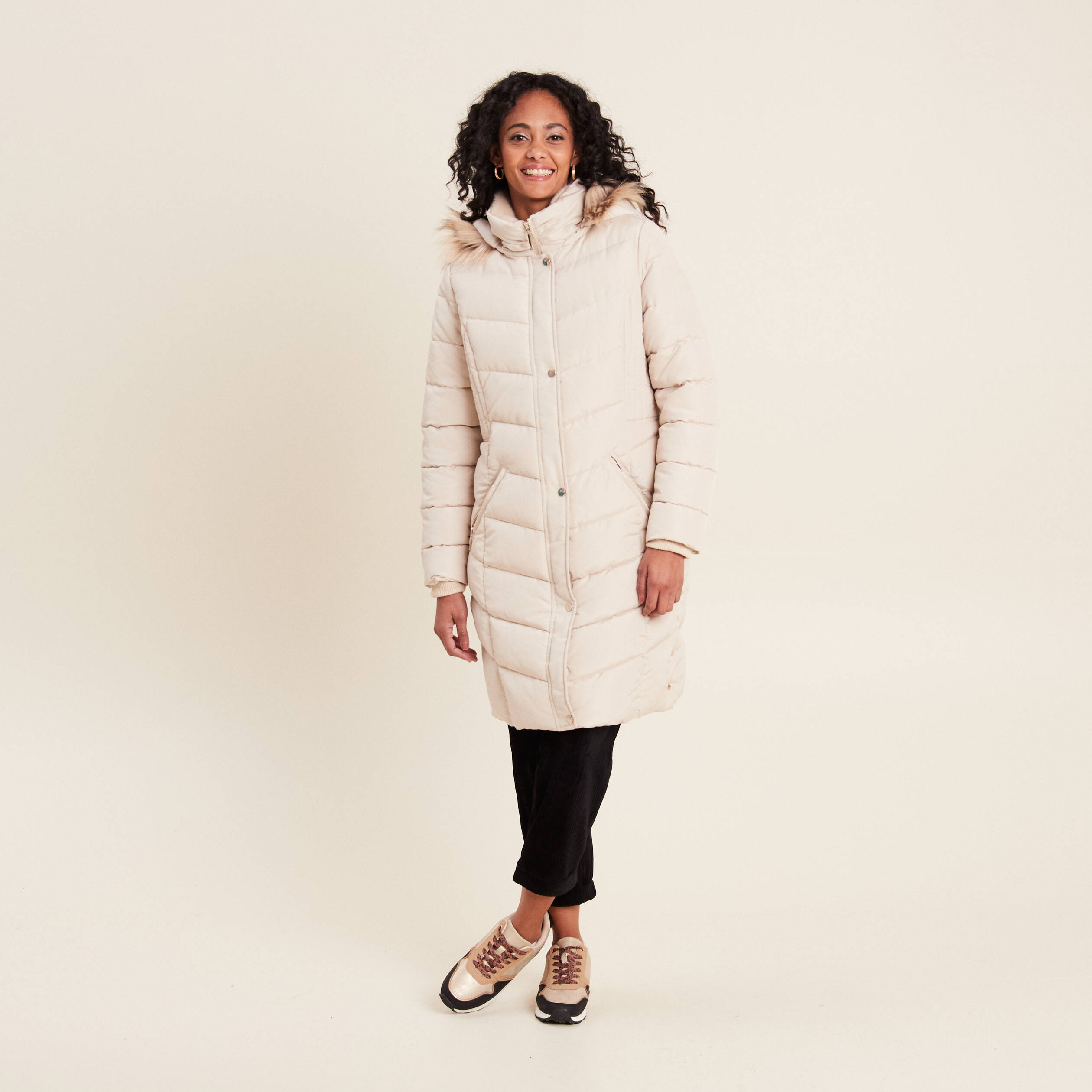 doudoune deperlante longue a capuche beige femme Doudoune déperlante longue à capuche beige femme