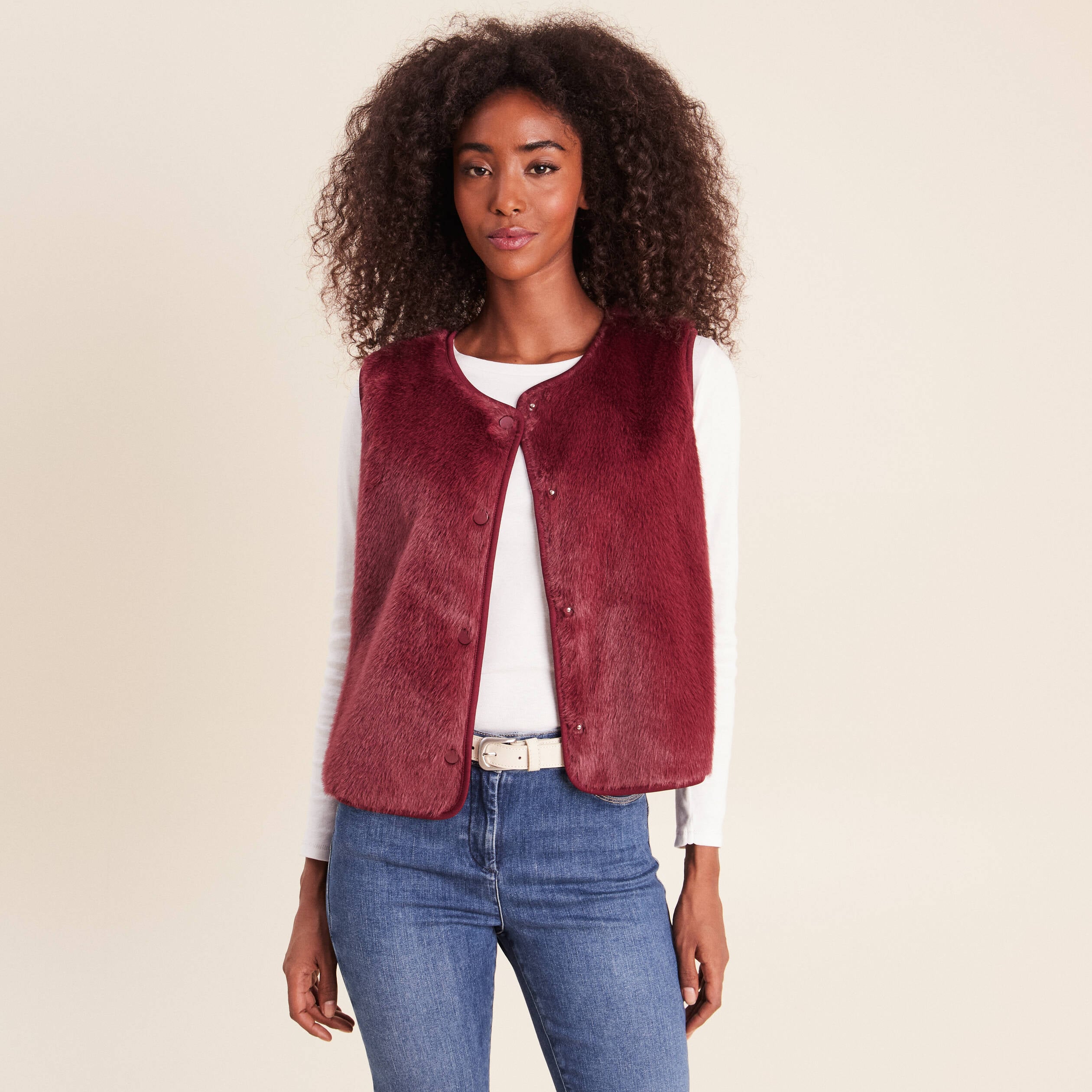 Gilet droit sans manches fausse fourrure bordeaux femme