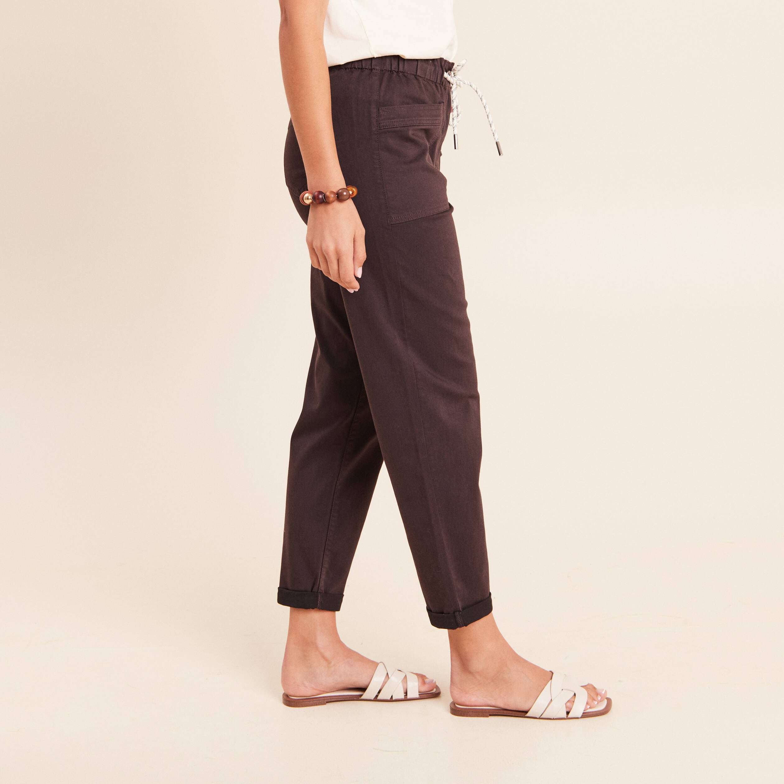 Pantalon coupe mom 7/8&egrave;me marron fonc&eacute; femme
