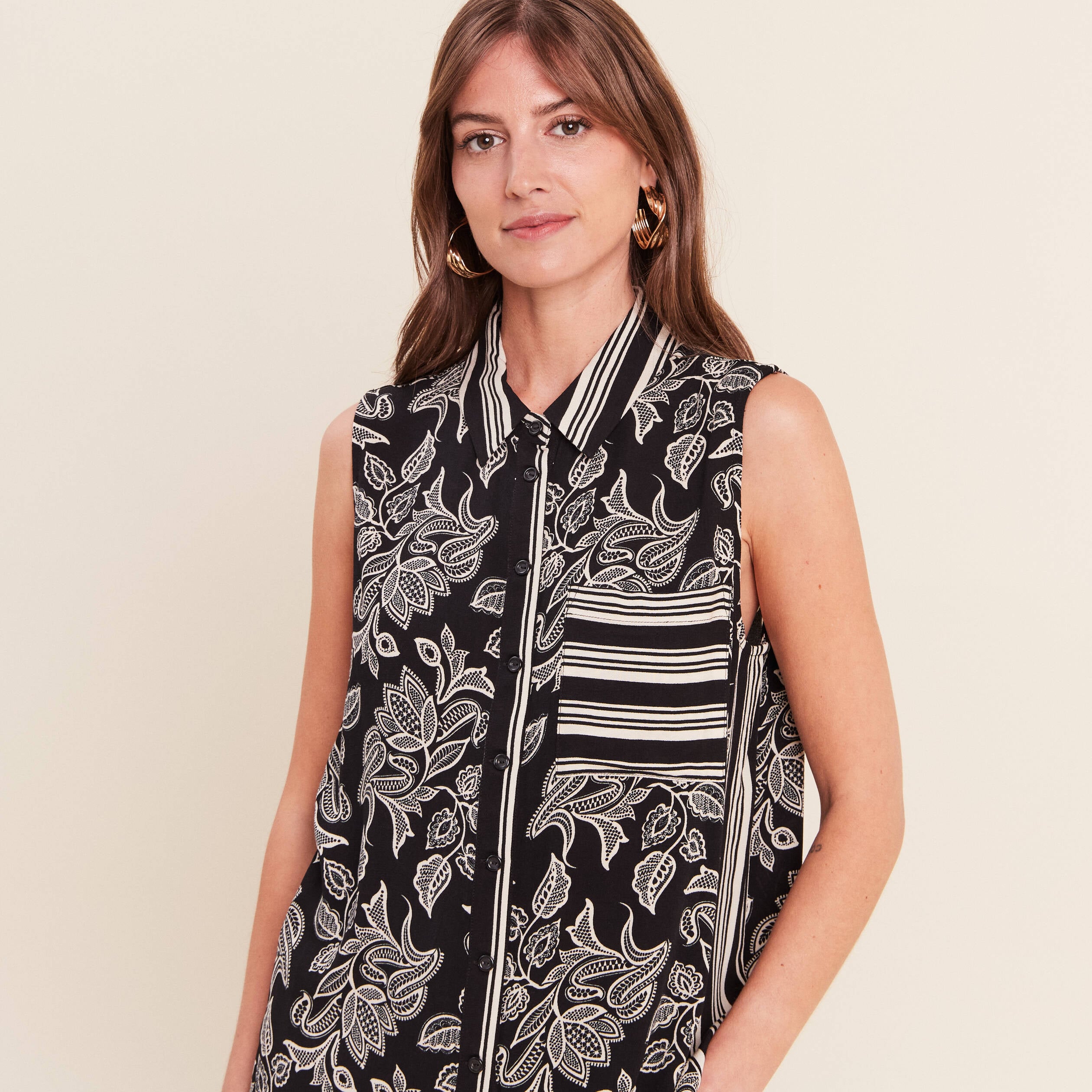 Chemise sans manches col chemise noir femme