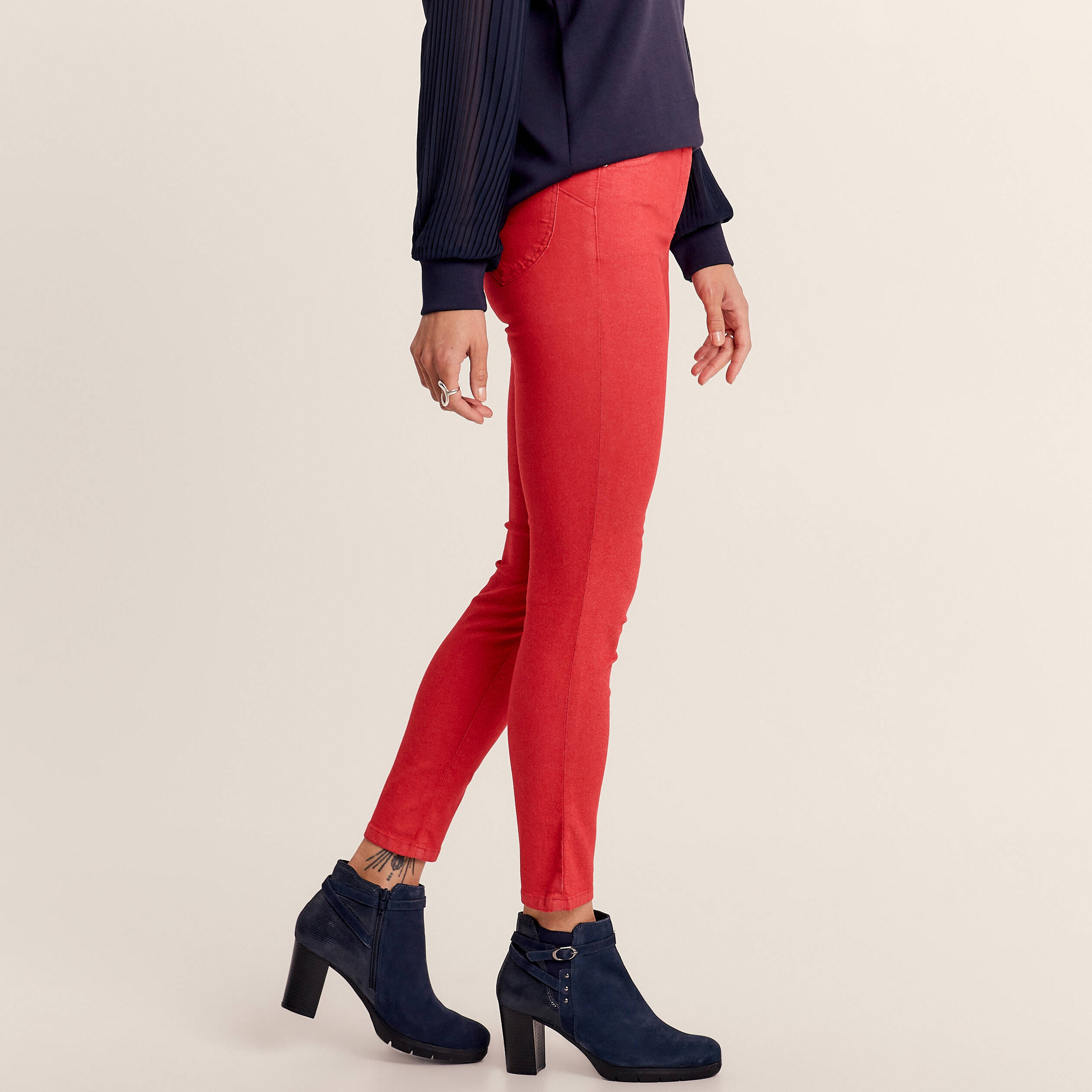 Pantalons rouges sales