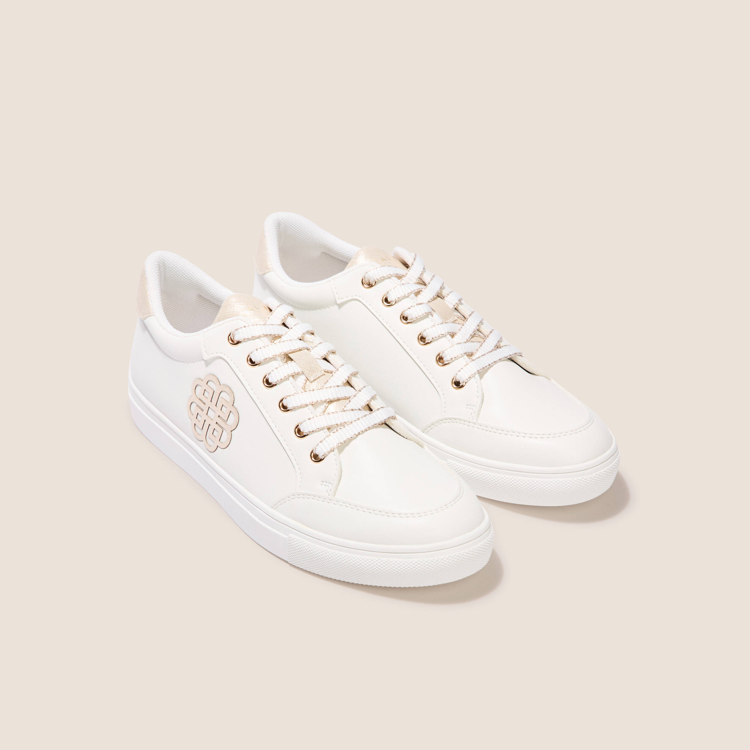 baskets plates a lacets blanc femme Baskets plates à lacets blanc femme