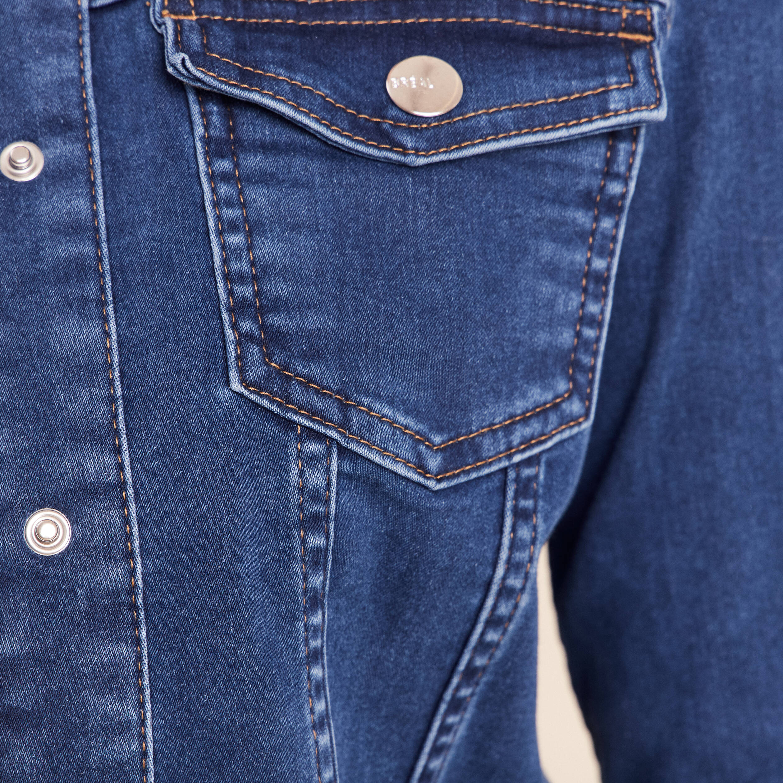 Veste r&eacute;versible cintr&eacute;e en jean bleu femme