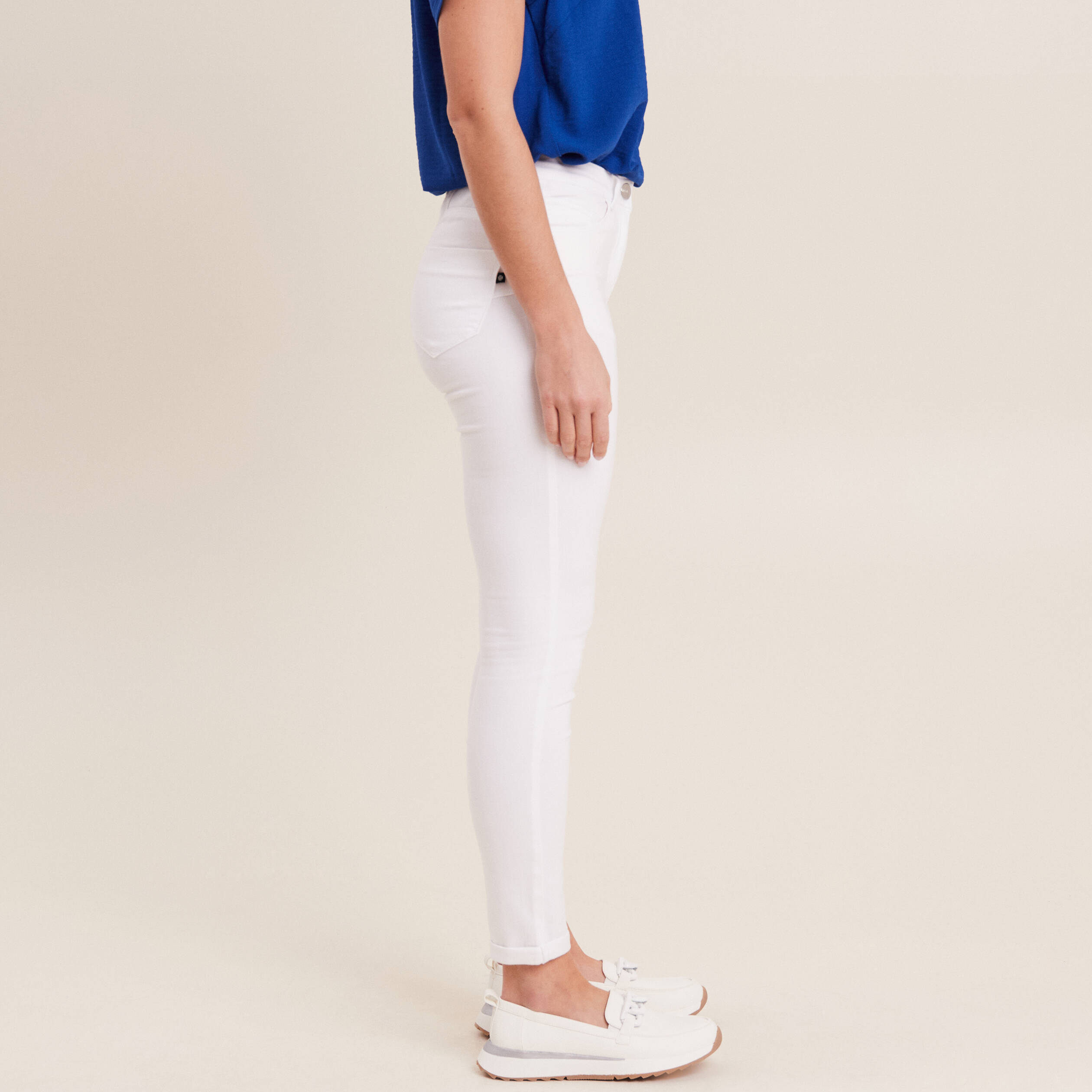 Jean ajusté taille standard 7/8ème blanc femme
