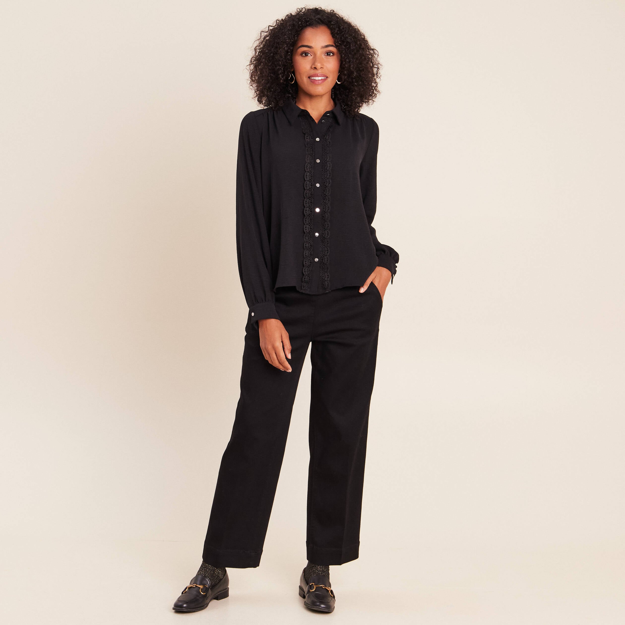 Chemise fluide manches longues dentelle noir femme