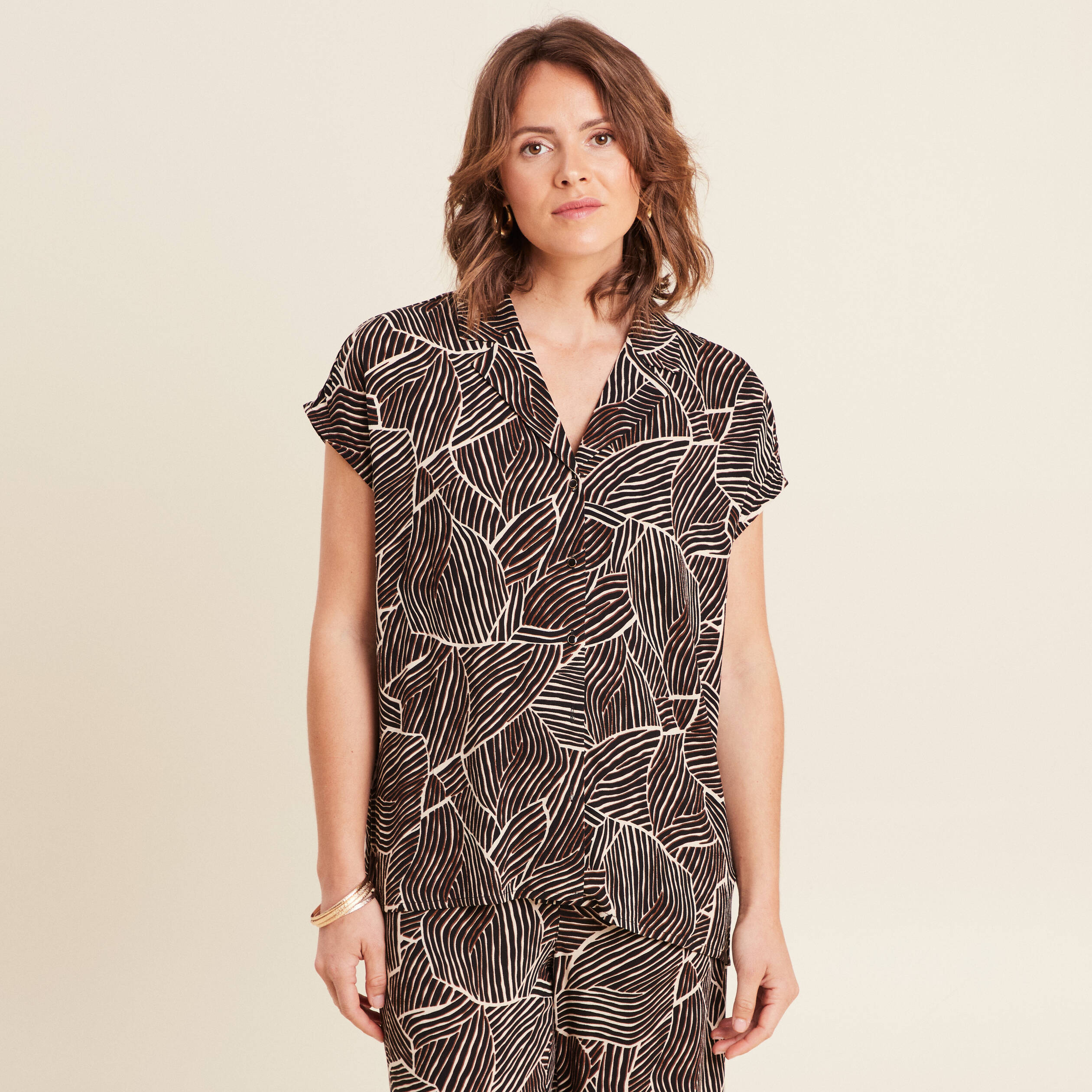 chemise crepe manches courtes noir femme Chemise crêpe manches courtes noir femme