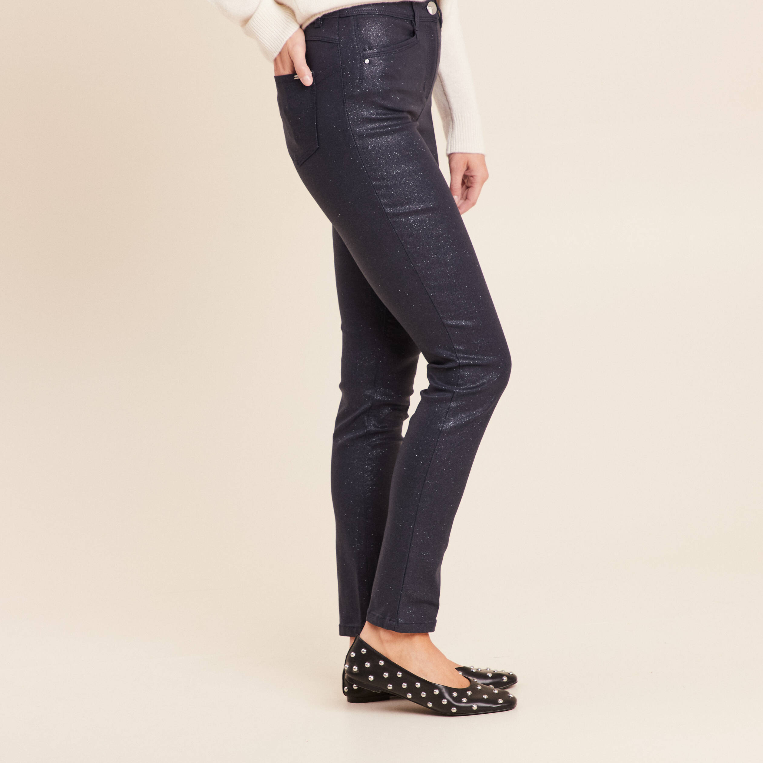 Pantalon iris&eacute; en similicuir bleu fonc&eacute; femme