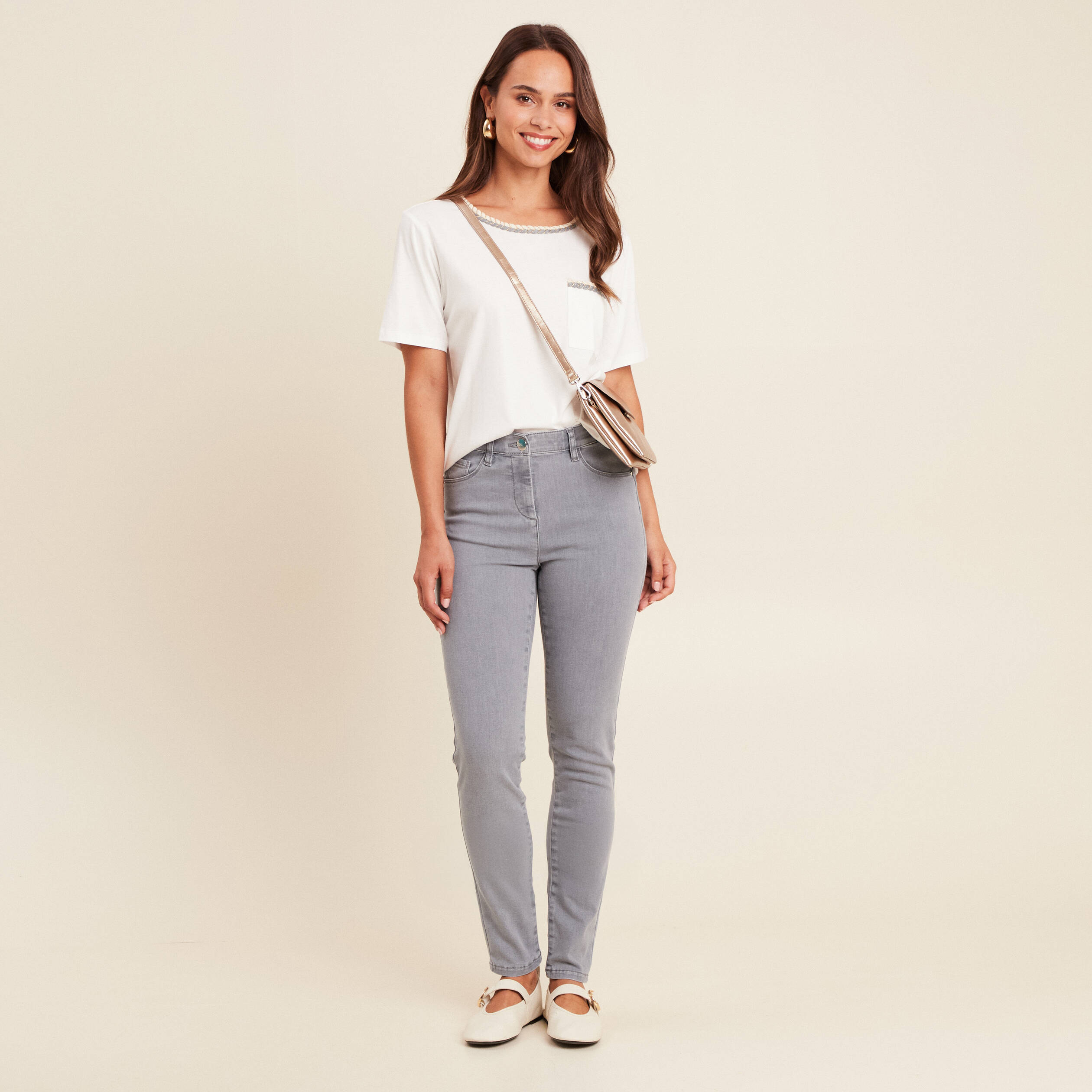 Jean magique L'Unique coupe ajust&eacute;e denim gris femme