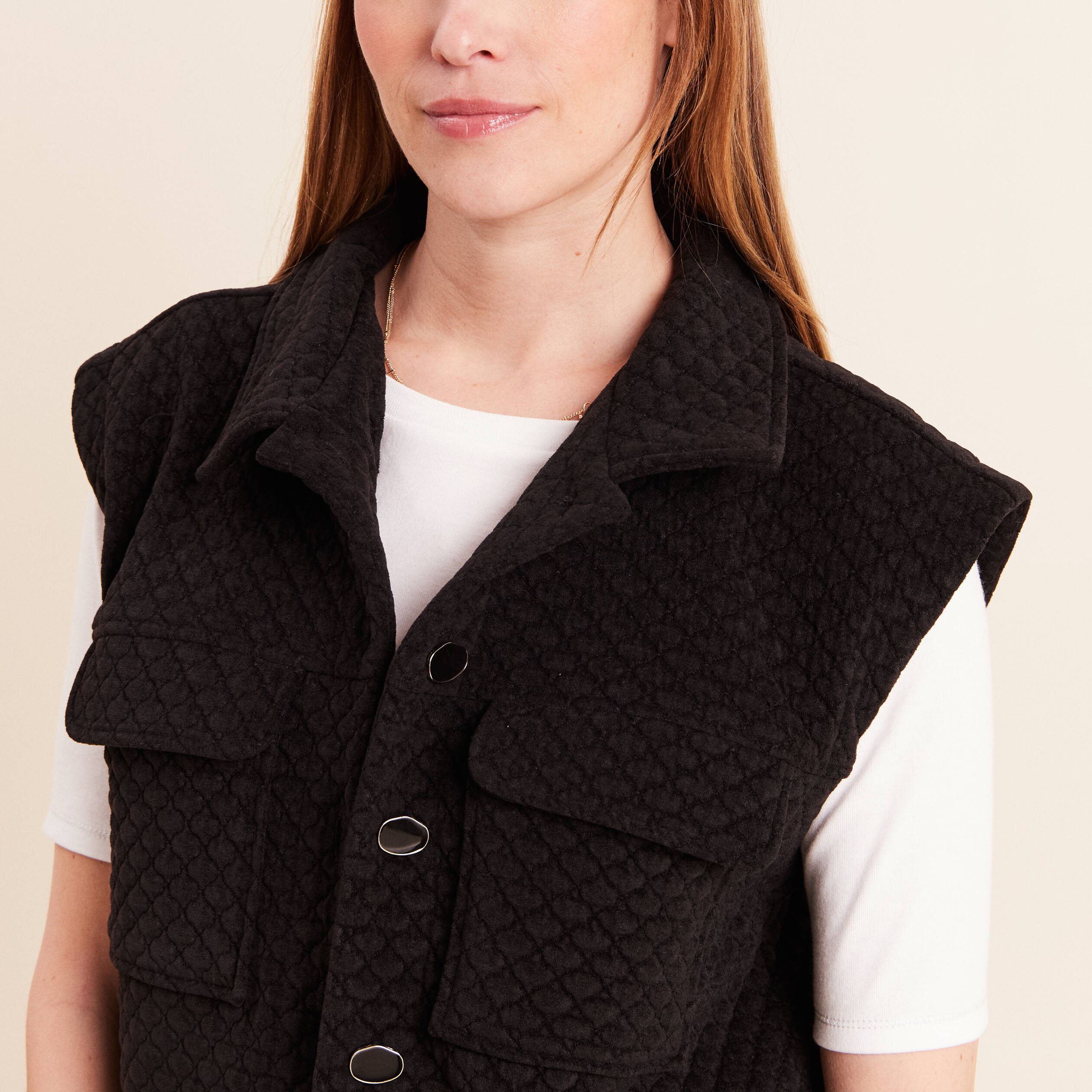 Veste courte droite sans manches noir femme