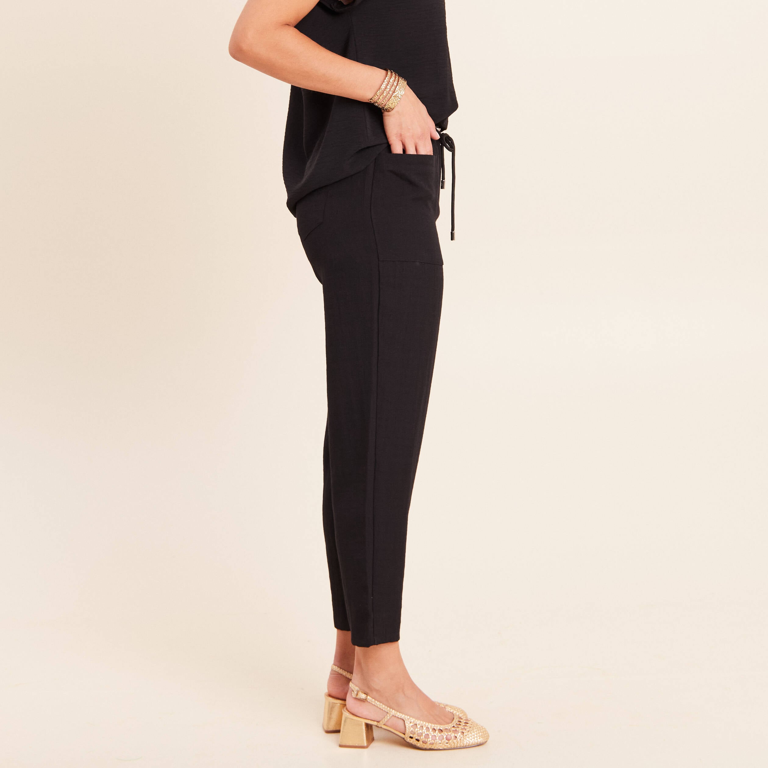 Pantalon mom 7/8&egrave;me en coton noir femme