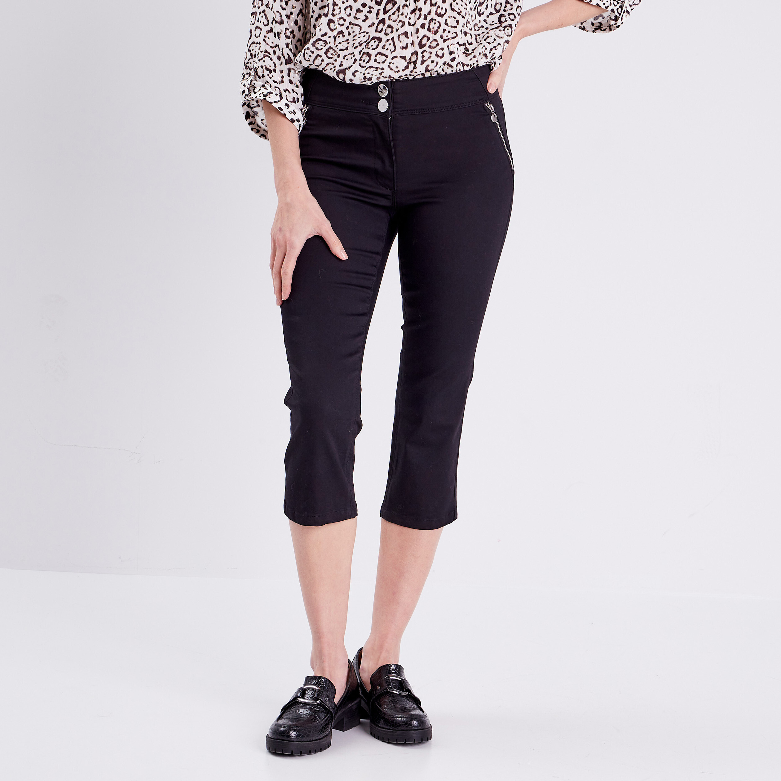 Pantacourt ajust&eacute; noir femme