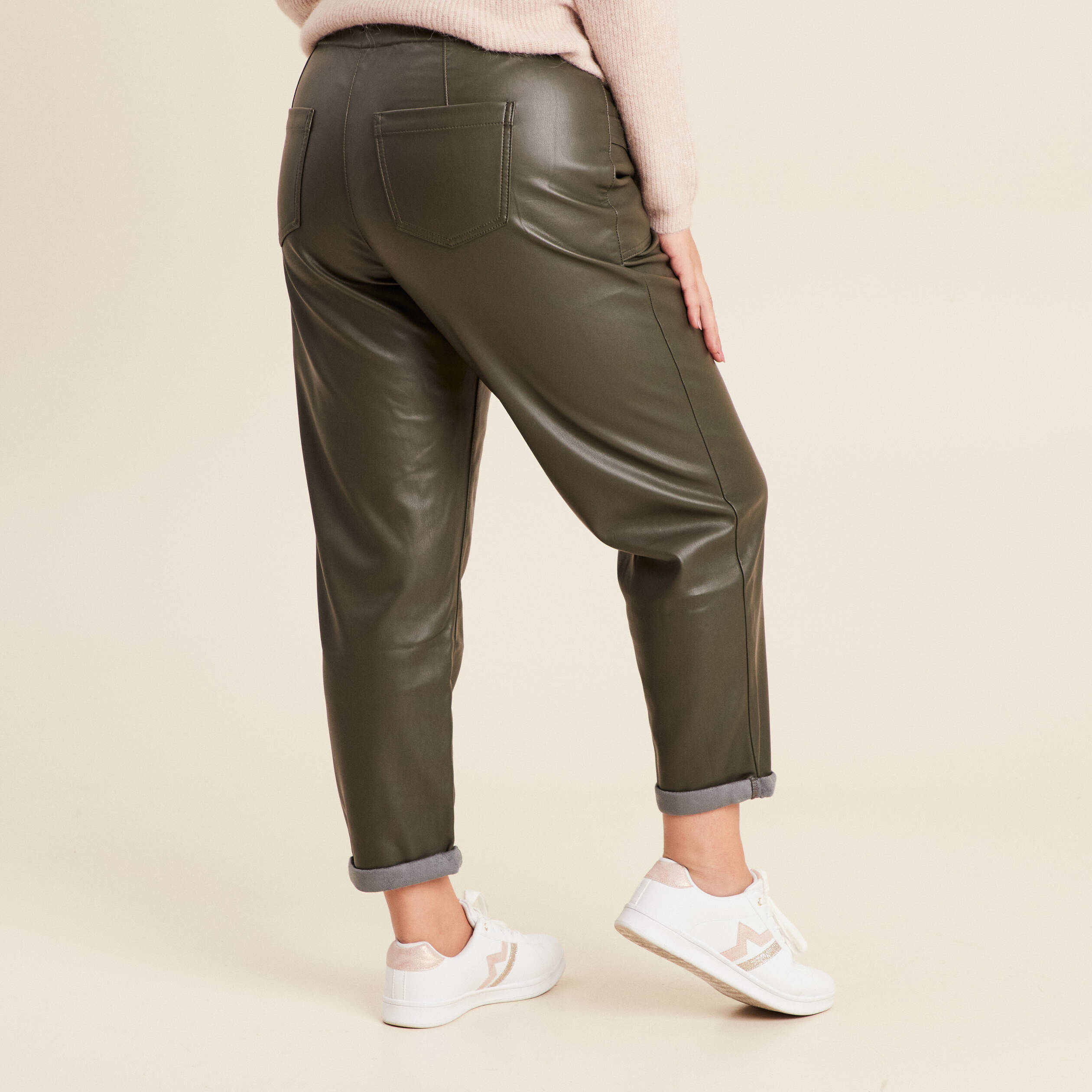 pantalon paperbag simili cuir vert kaki femme Pantalon paperbag simili cuir vert kaki femme