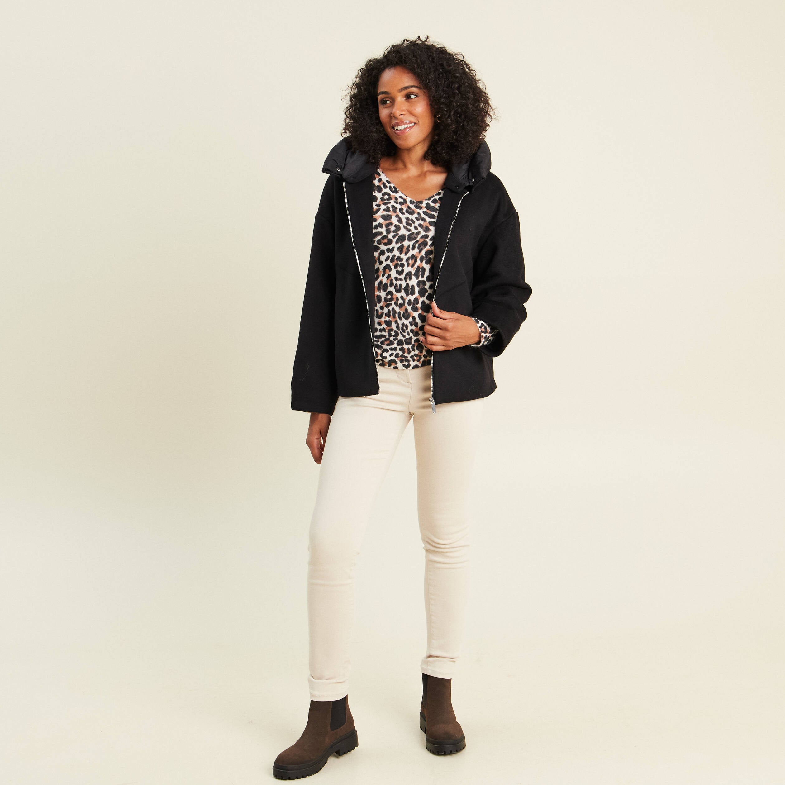 Manteau ample court &agrave; capuche noir femme