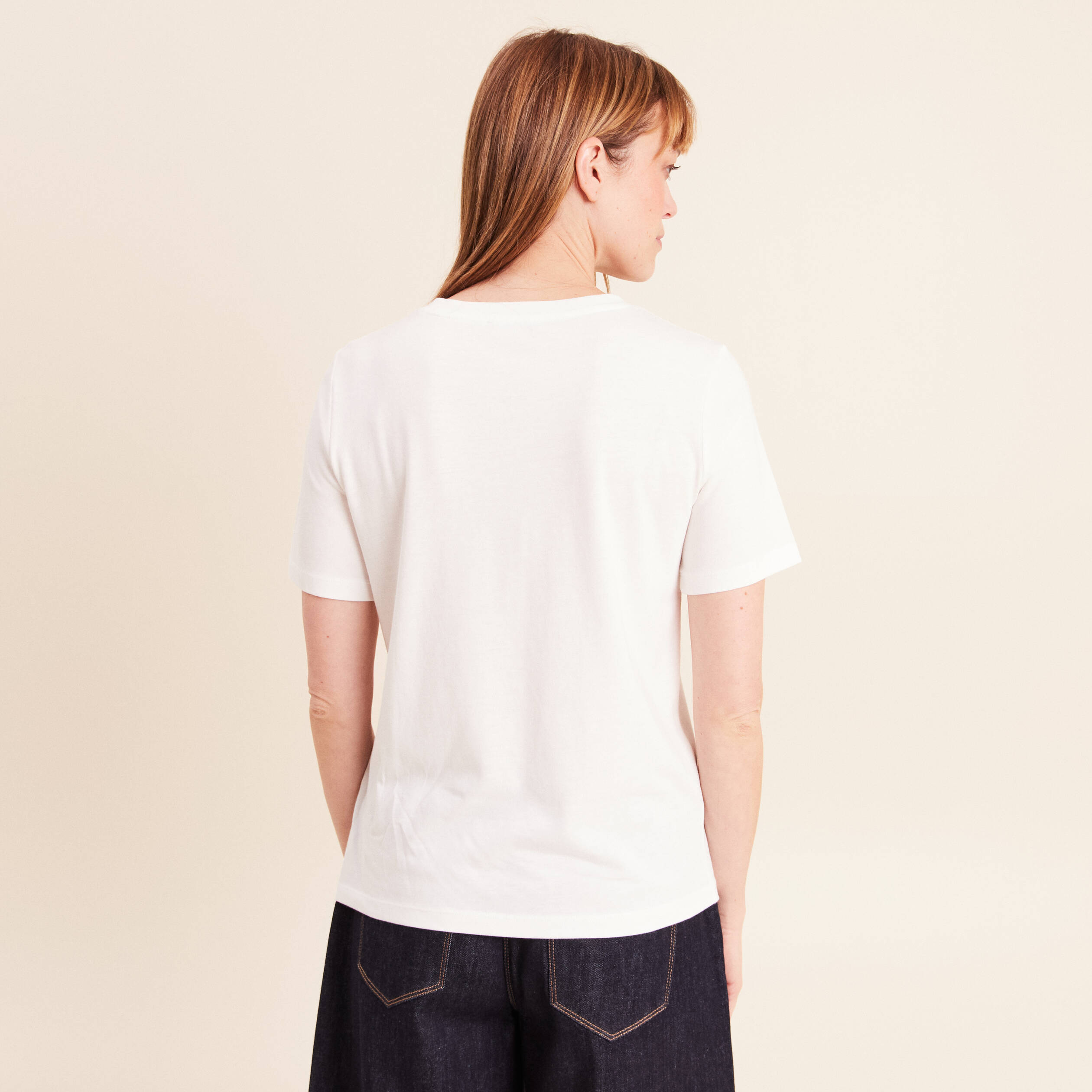 T-shirt col rond manches courtes brod&eacute; ecru femme