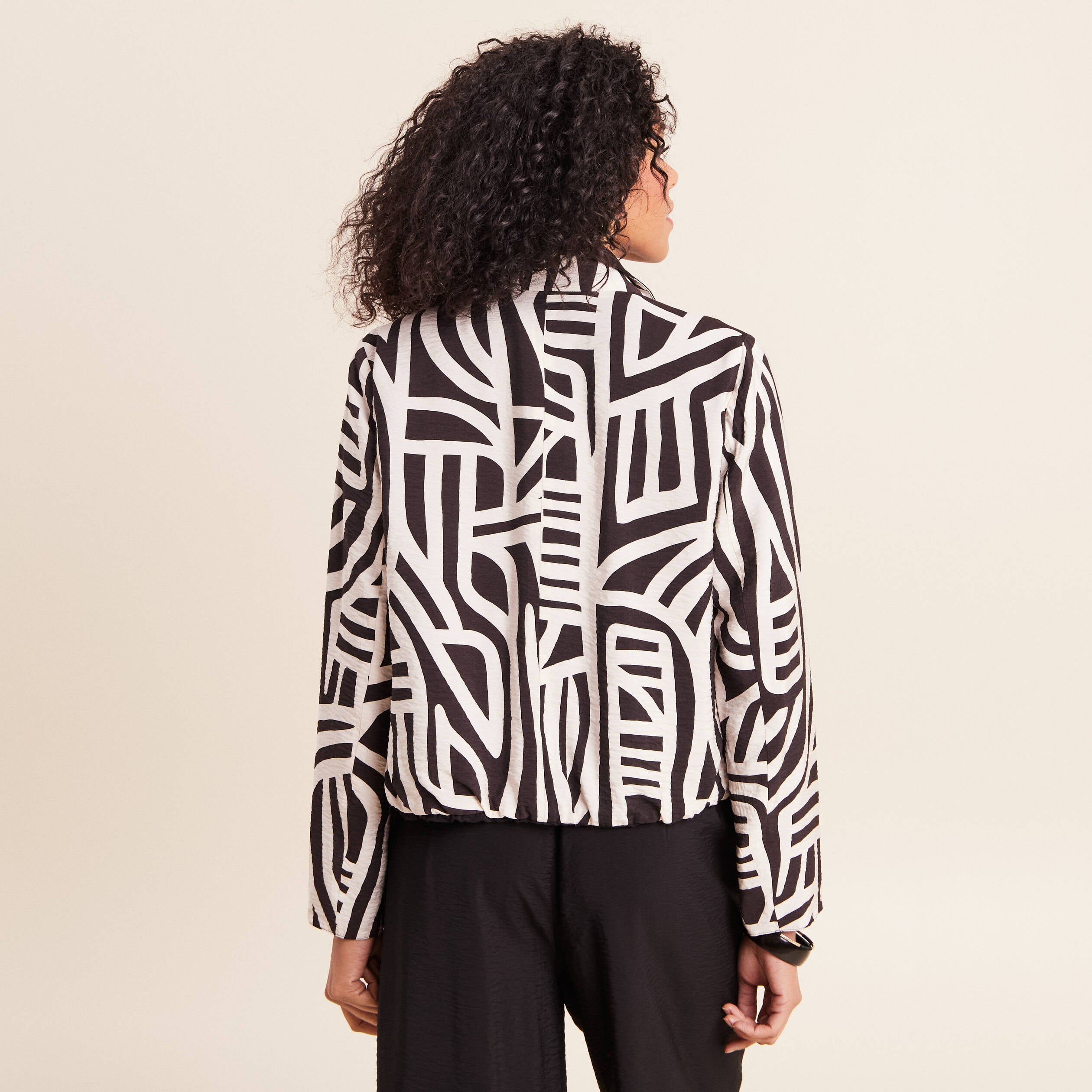 Veste r&eacute;versible manches longues noir femme