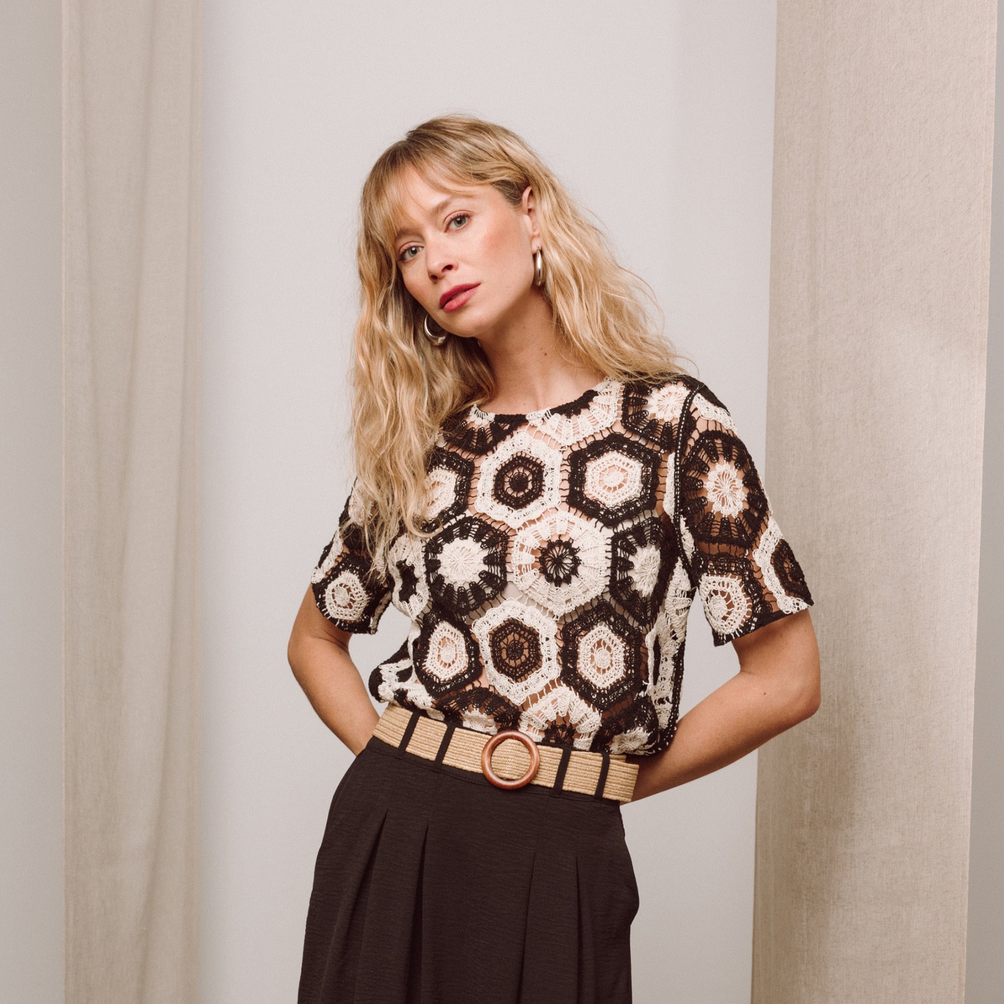 Blouse col rond manches courtes dentelle ecru femme