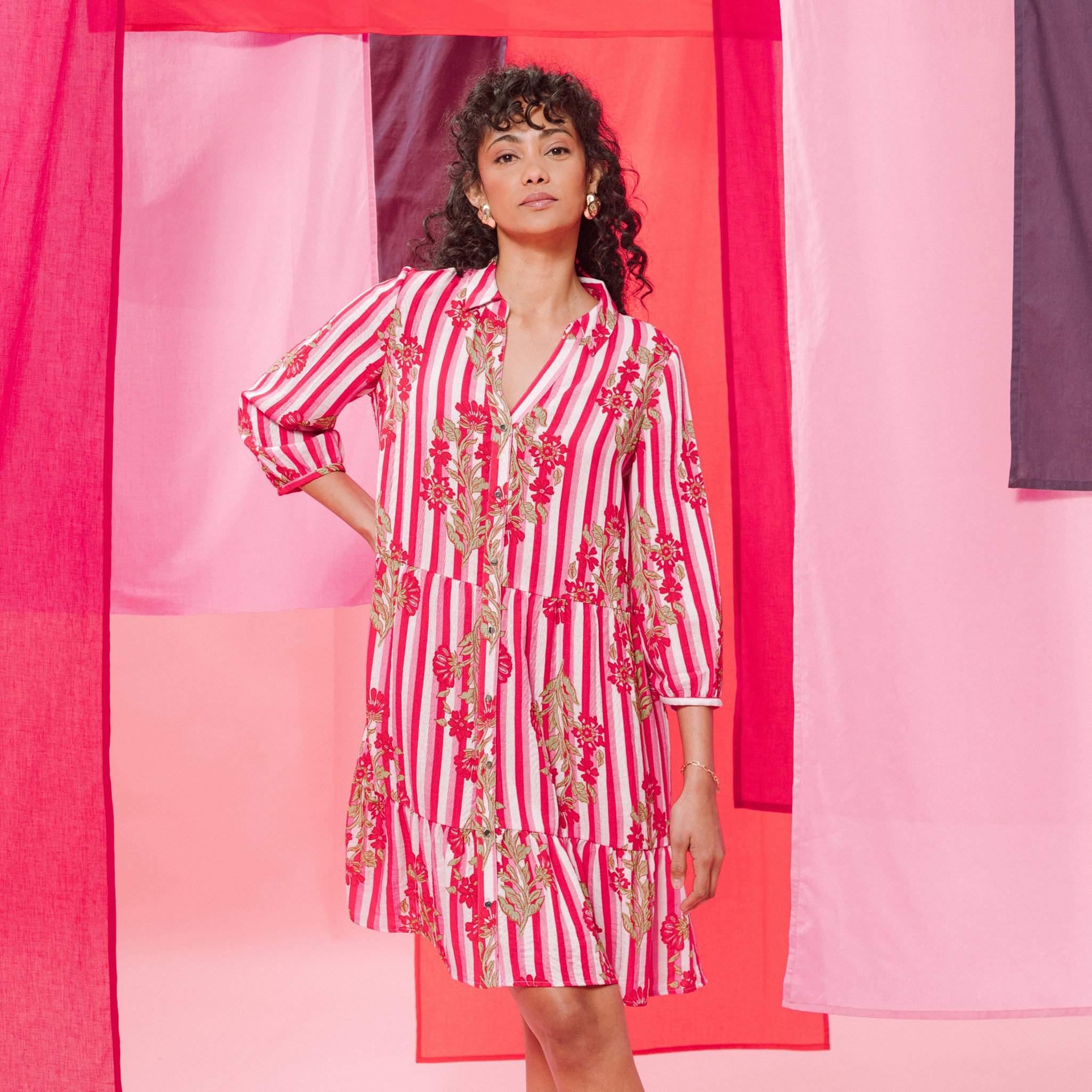 Robe courte &eacute;vas&eacute;e manches 3/4 rose femme