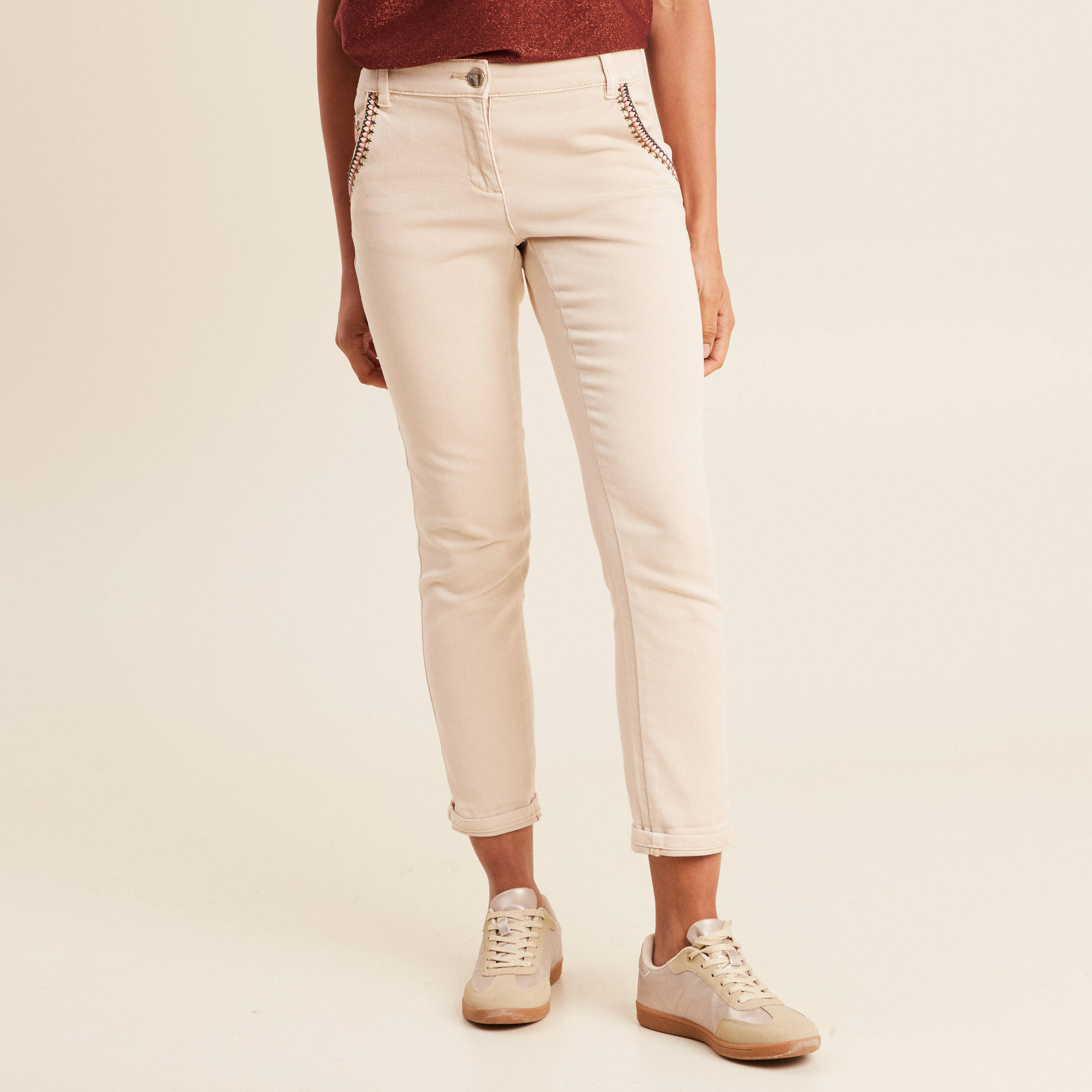 Pantalon chino brodé 7/8ème denim beige femme
