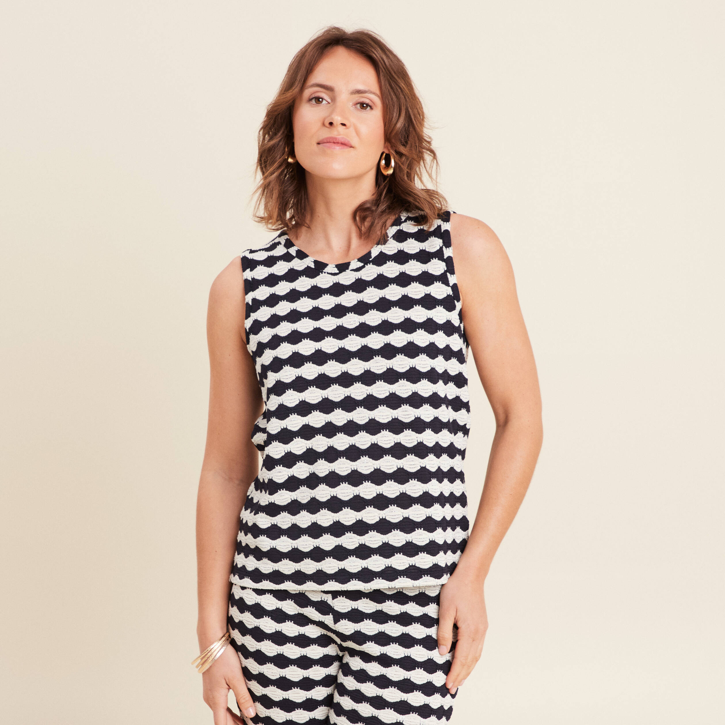 debardeur cintre sans manches bleu marine femme Débardeur cintré sans manches bleu marine femme