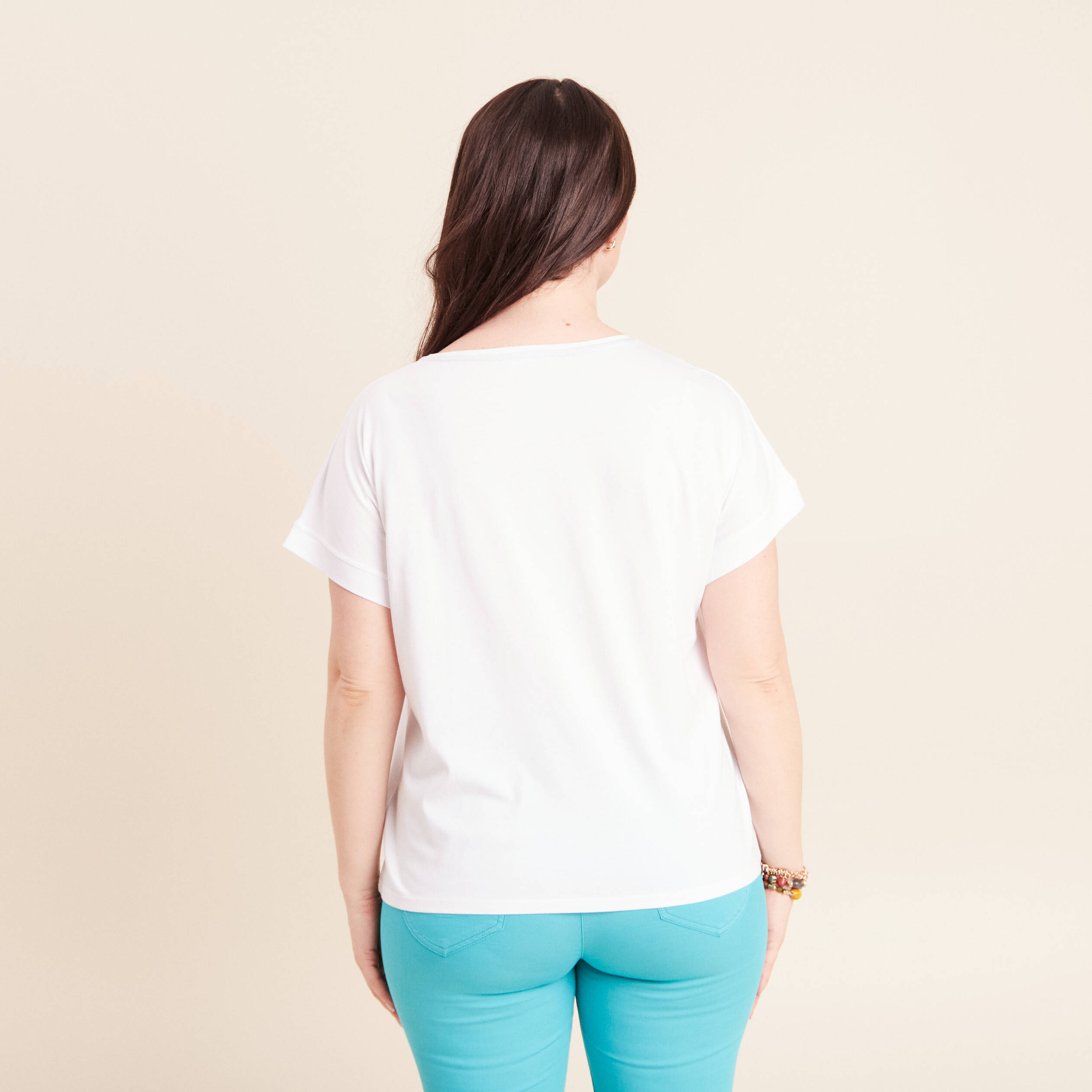 T-shirt col rond manches courtes brod&eacute; blanc femme