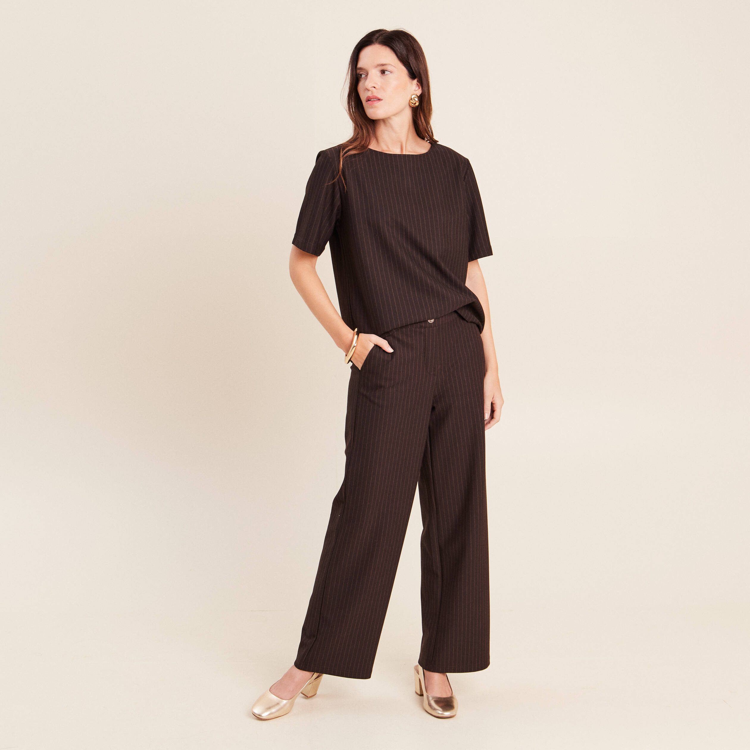 T-shirt droit col rond manches courtes marron femme