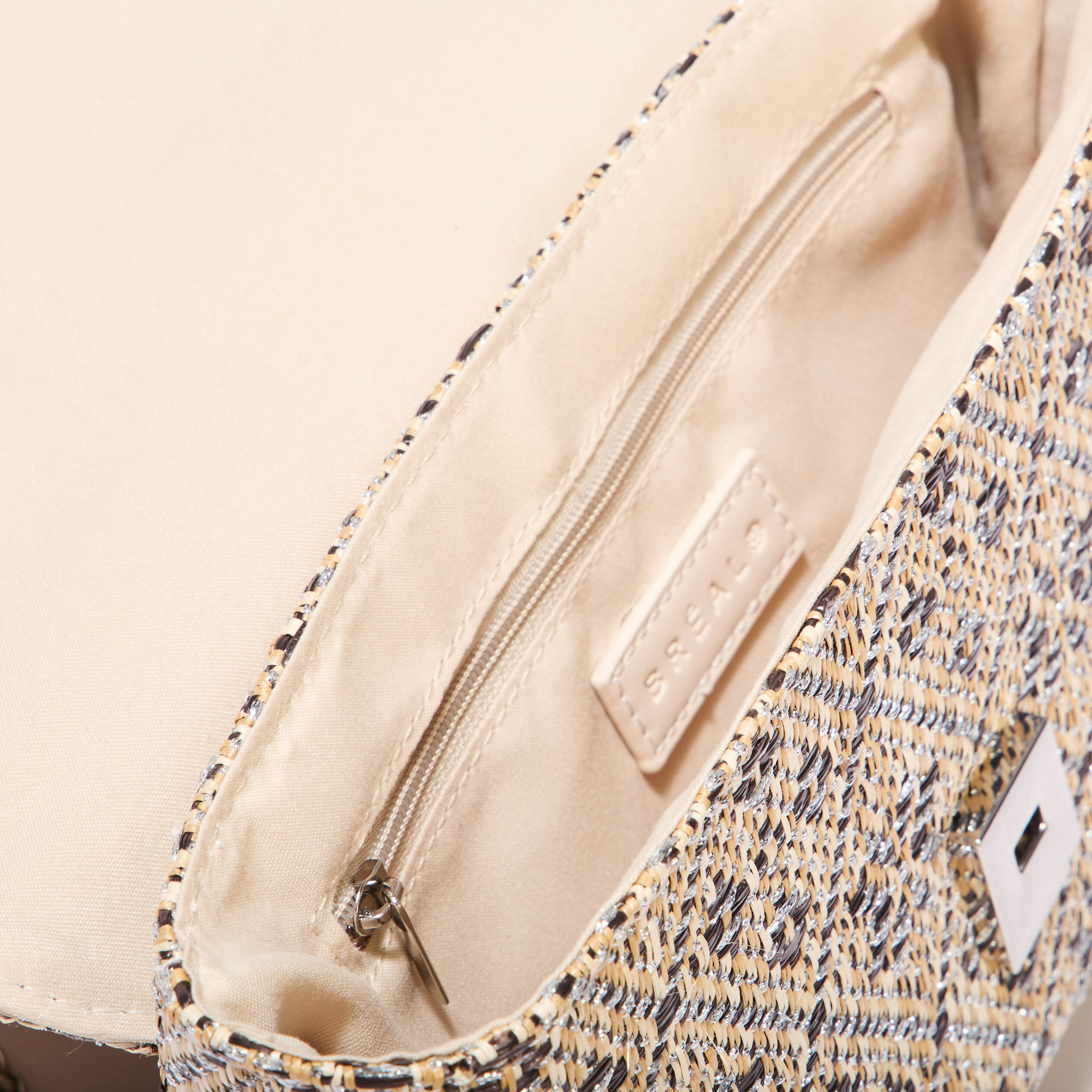 Sac tressé raphia couleur argent femme