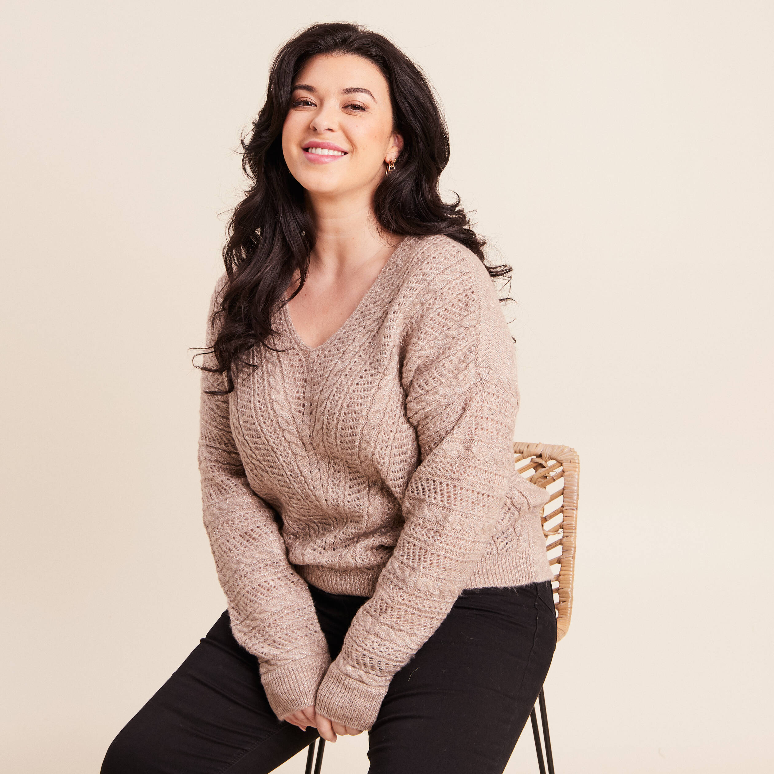 Pull col V manches longues taupe femme