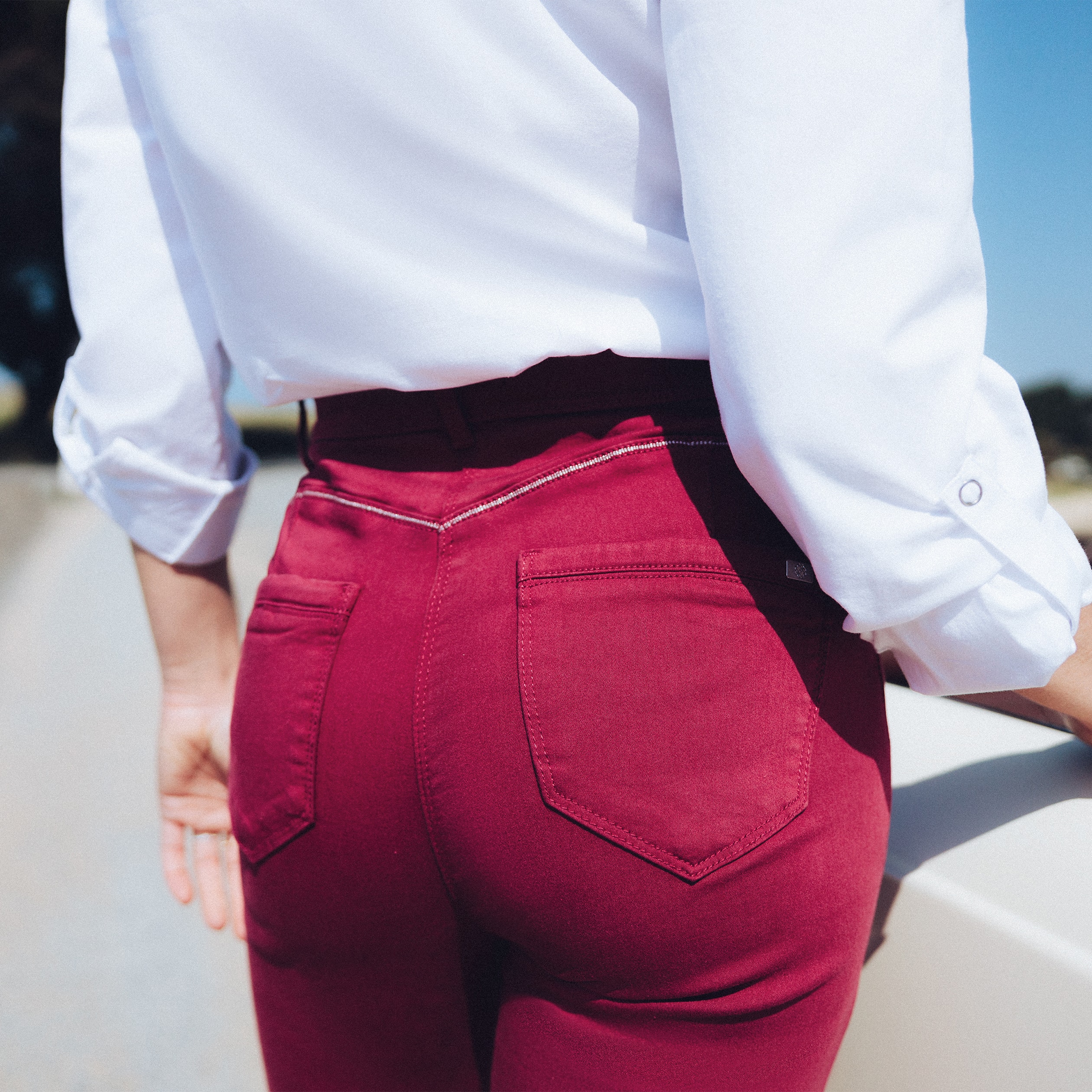 Pantalon évasé taille haute rouge foncé femme