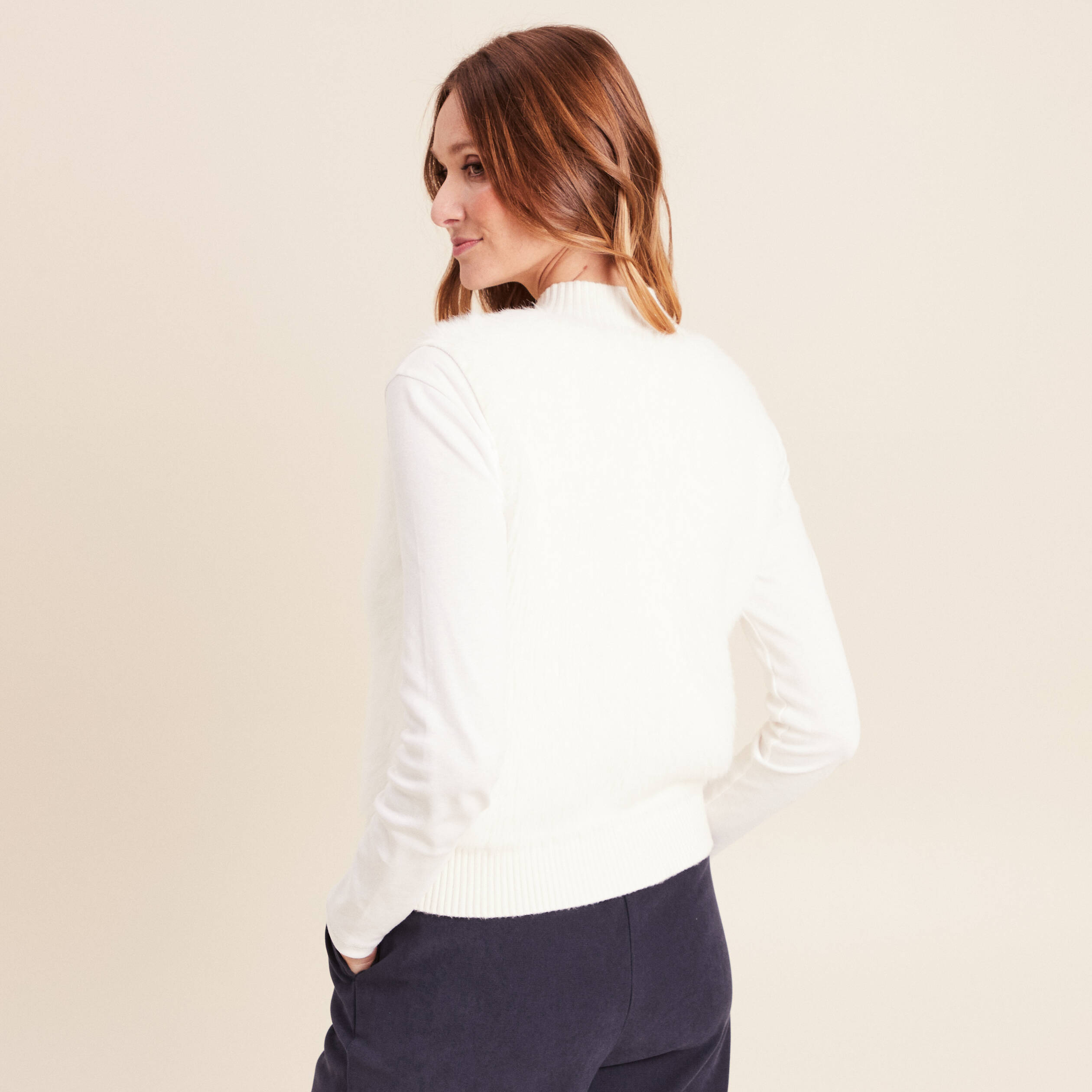 Gilet sans manches duveteux ecru femme
