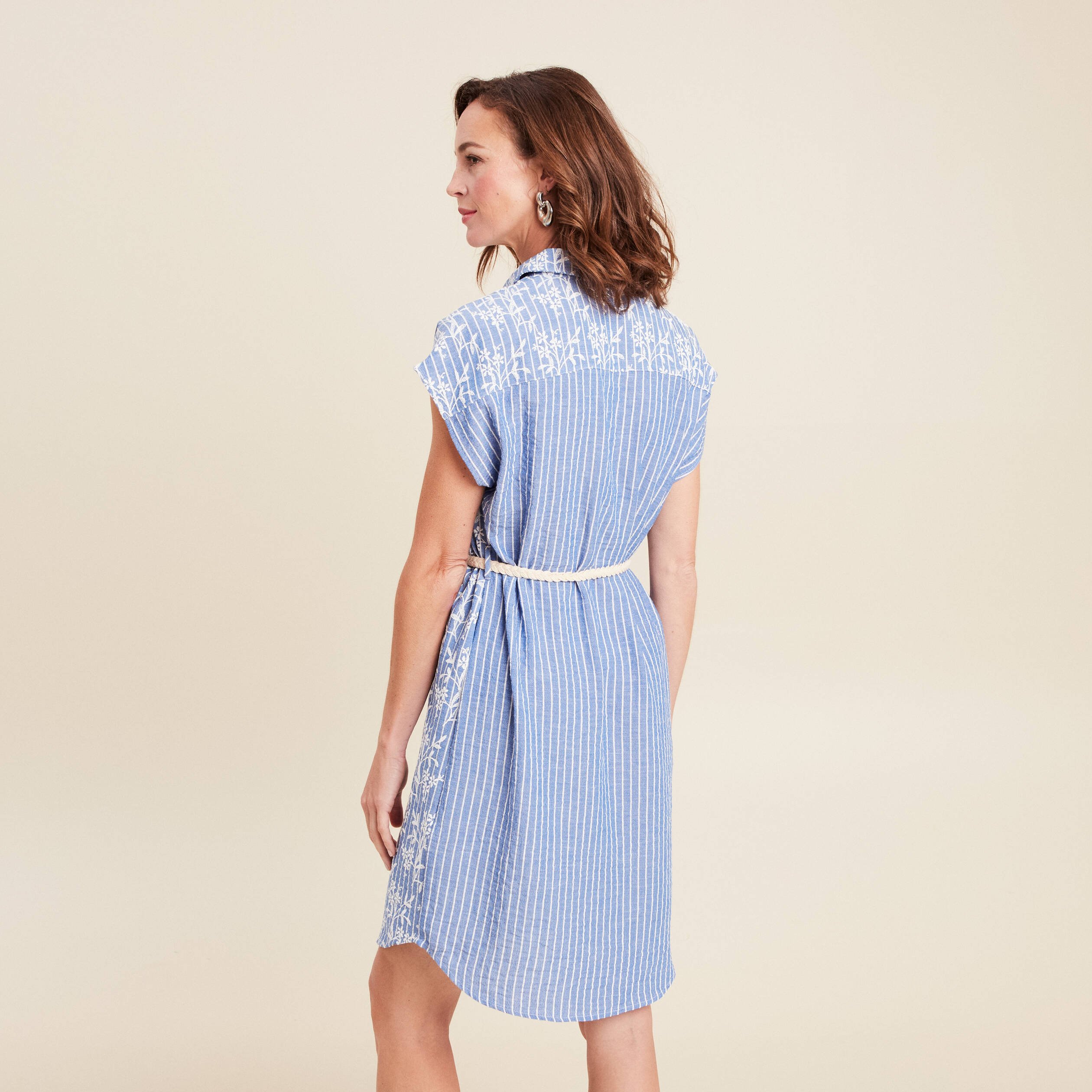 robe droite courte col chemise ceinture bleu clair femme Robe droite courte col chemise ceinture bleu clair femme