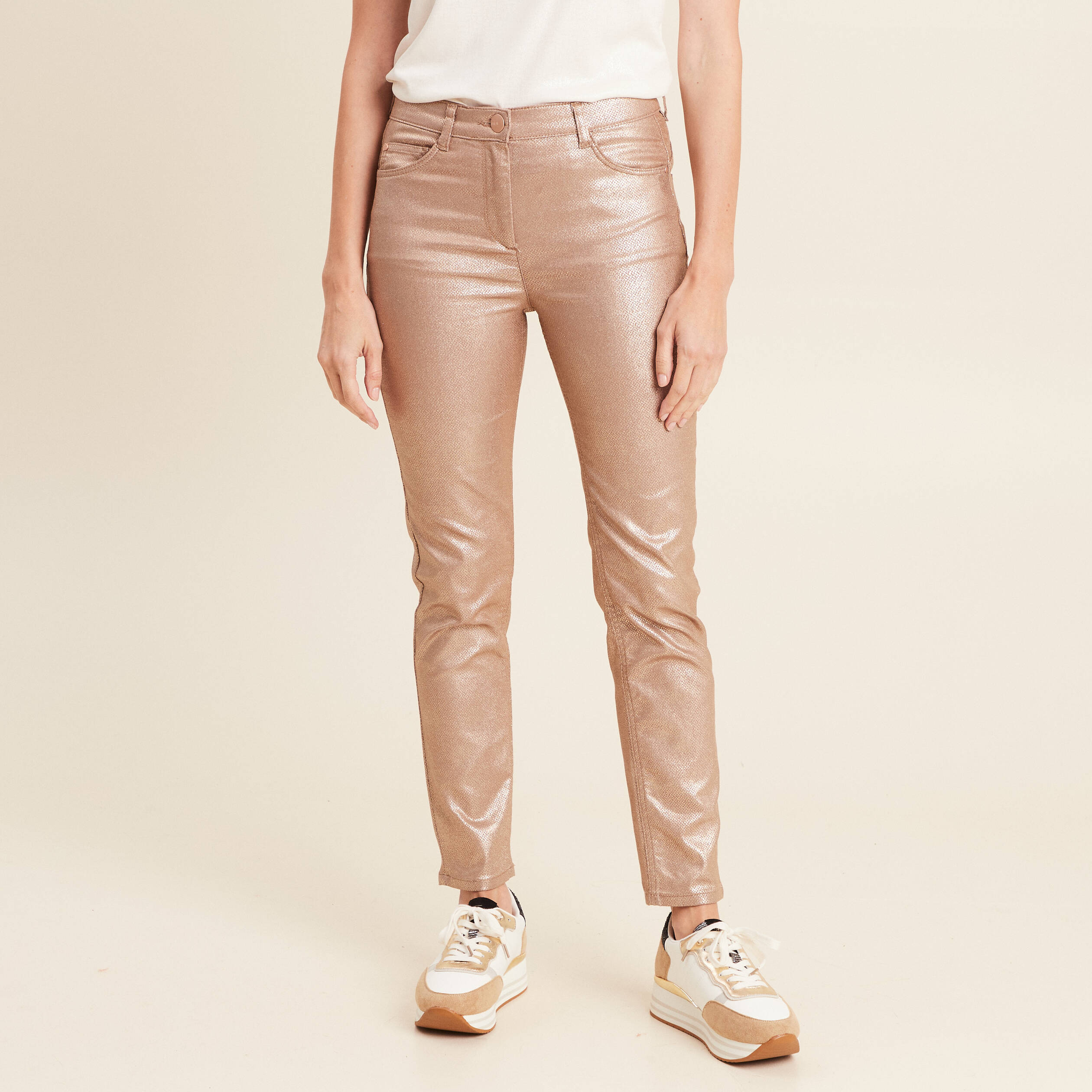 Pantalon ajusté enduit 7/8ème couleur or femme