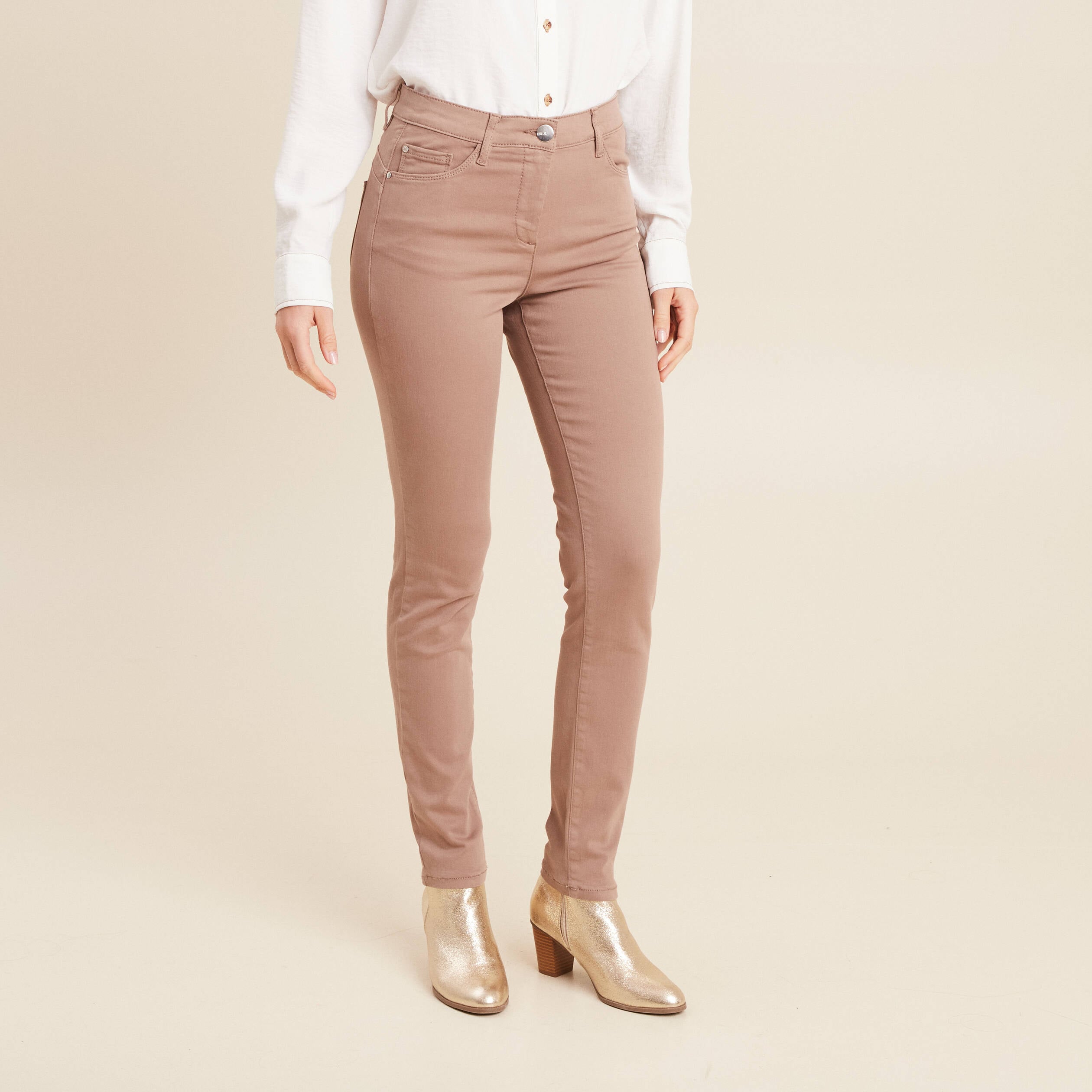 Jean magique L'Unique coupe ajust&eacute;e taupe femme