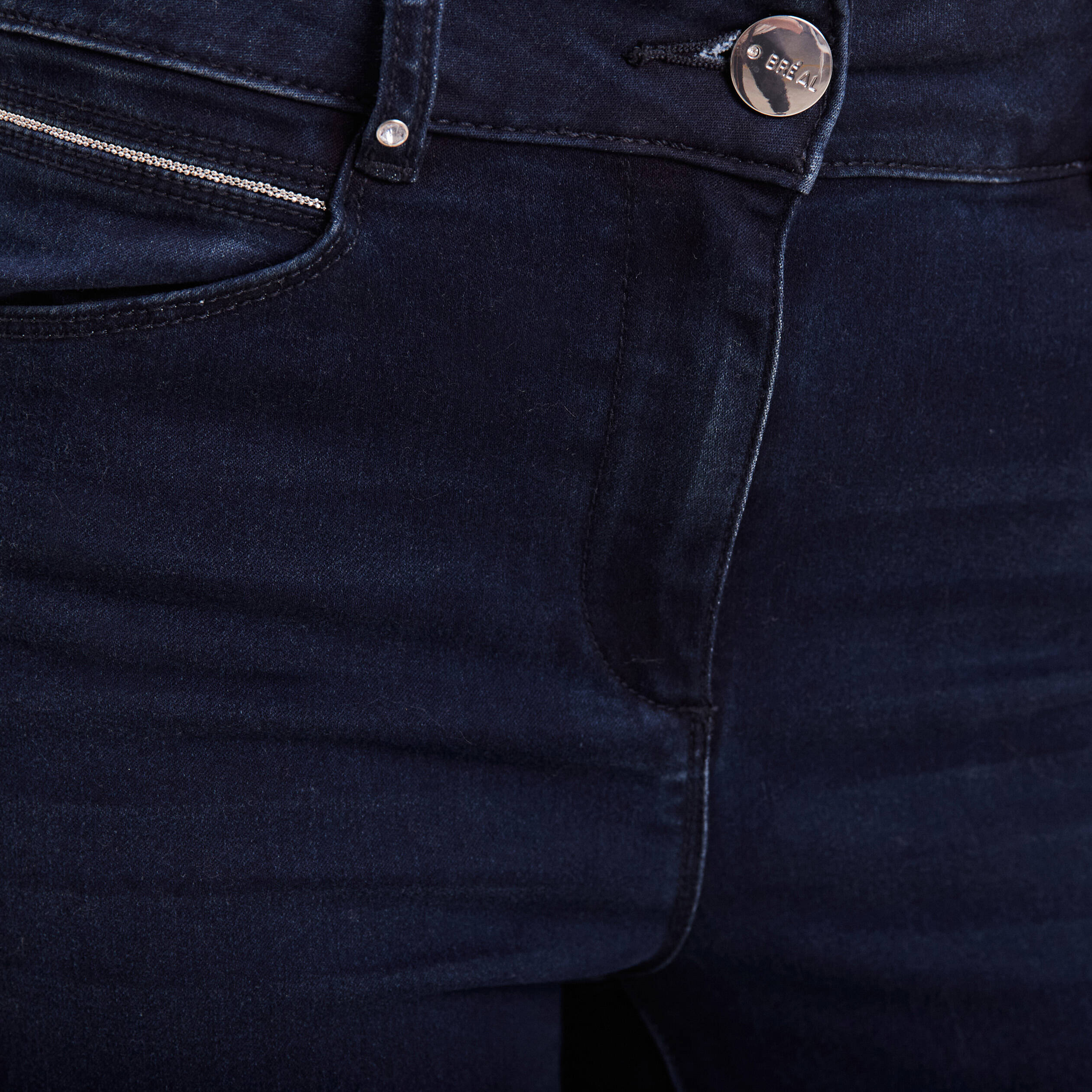 Jean ajusté taille haute denim brut femme