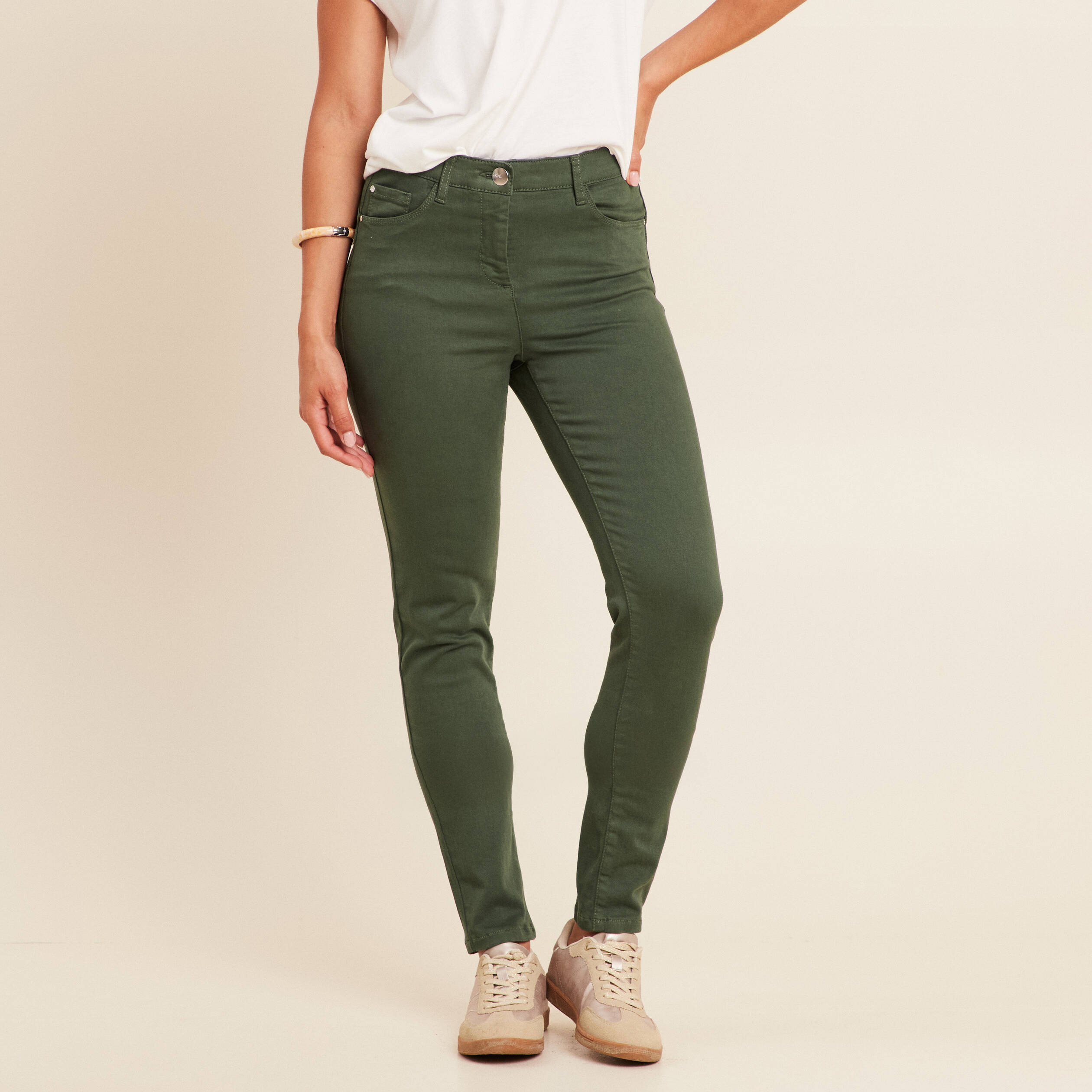 Jean magique L'Unique coupe ajust&eacute;e vert bouteille femme