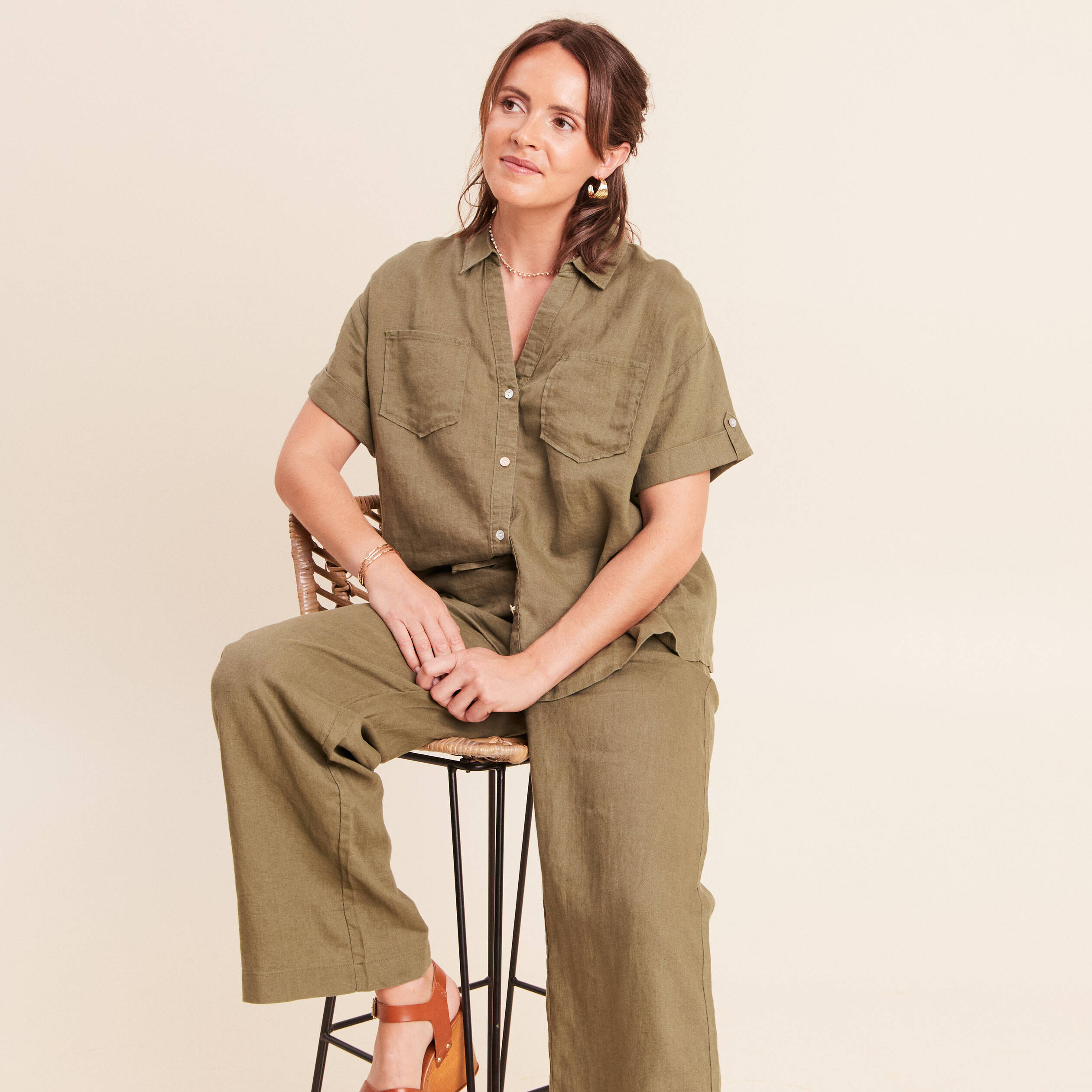 Chemise ample manches courtes aspect lin vert kaki femme