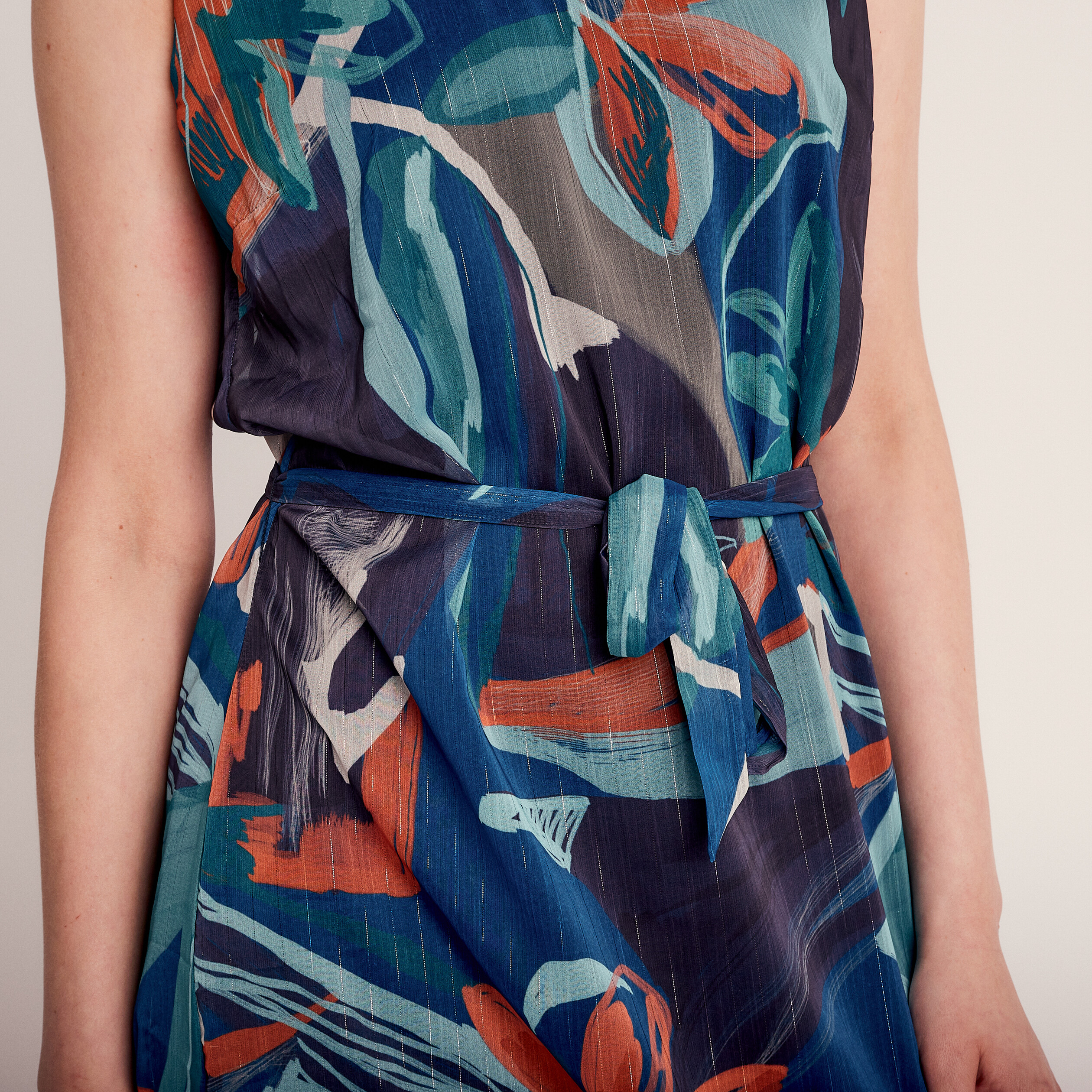 Robe sans manche droite online