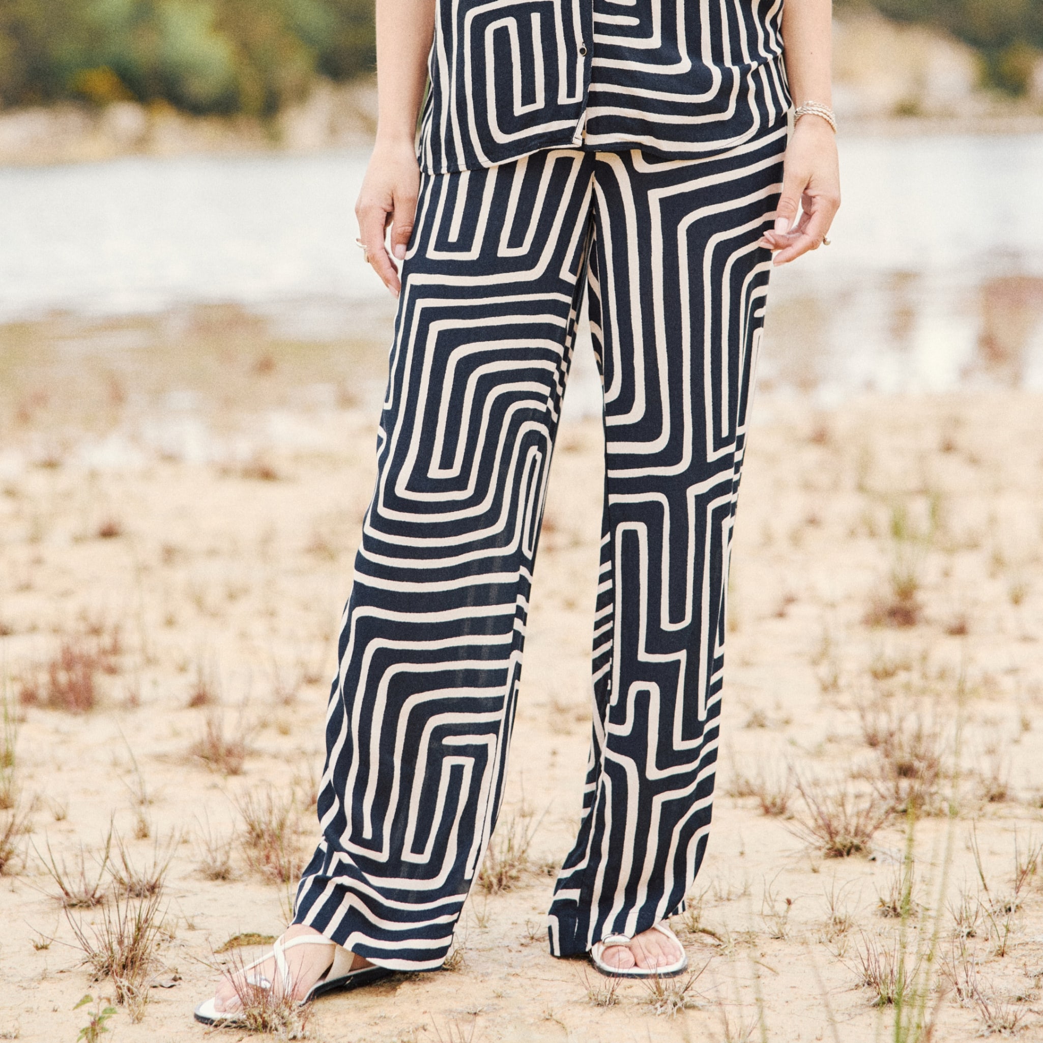 pantalon large taille haute noir femme Pantalon large taille haute noir femme