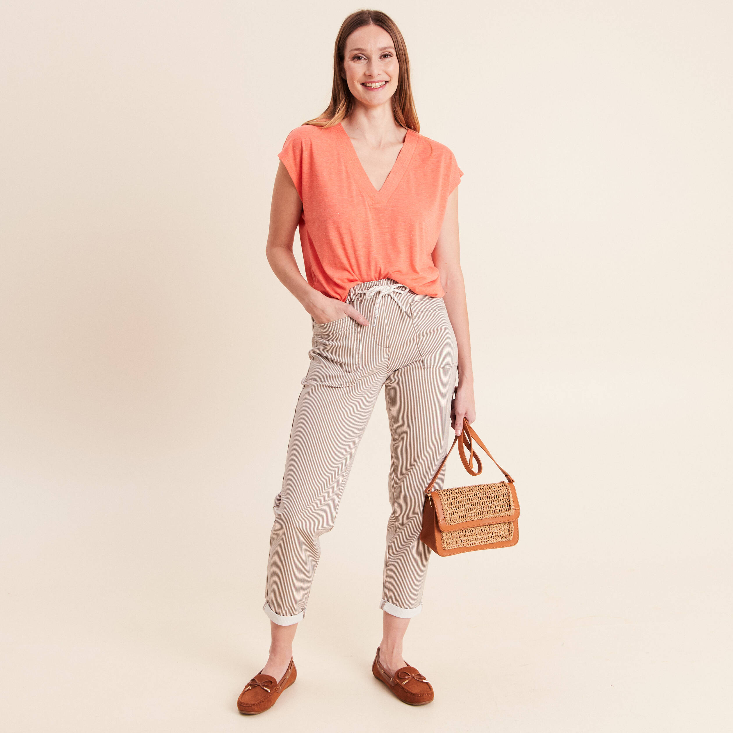 T-shirt col v manches courtes orange fluo femme