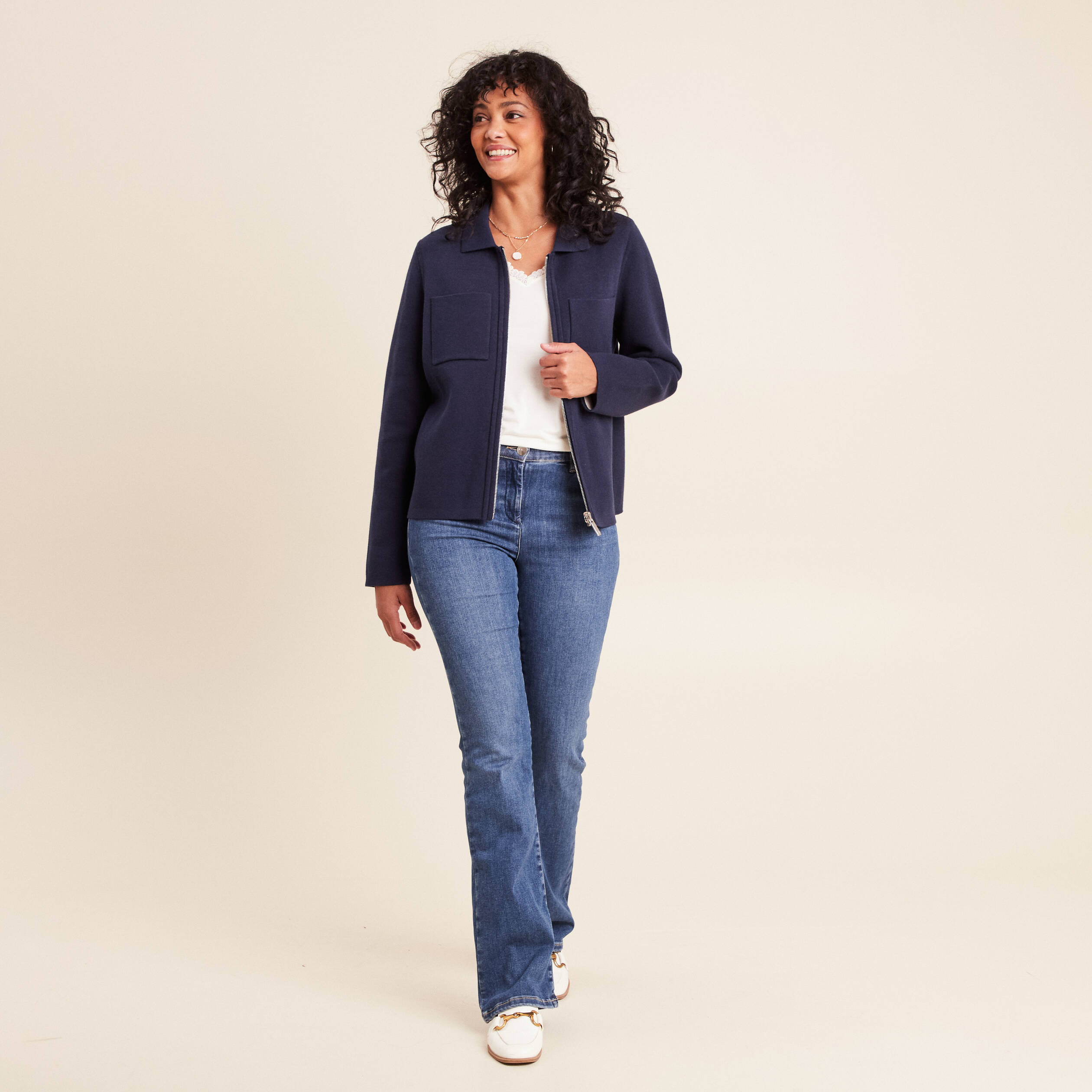 D&eacute;bardeur cintr&eacute; col v sans manches ecru femme