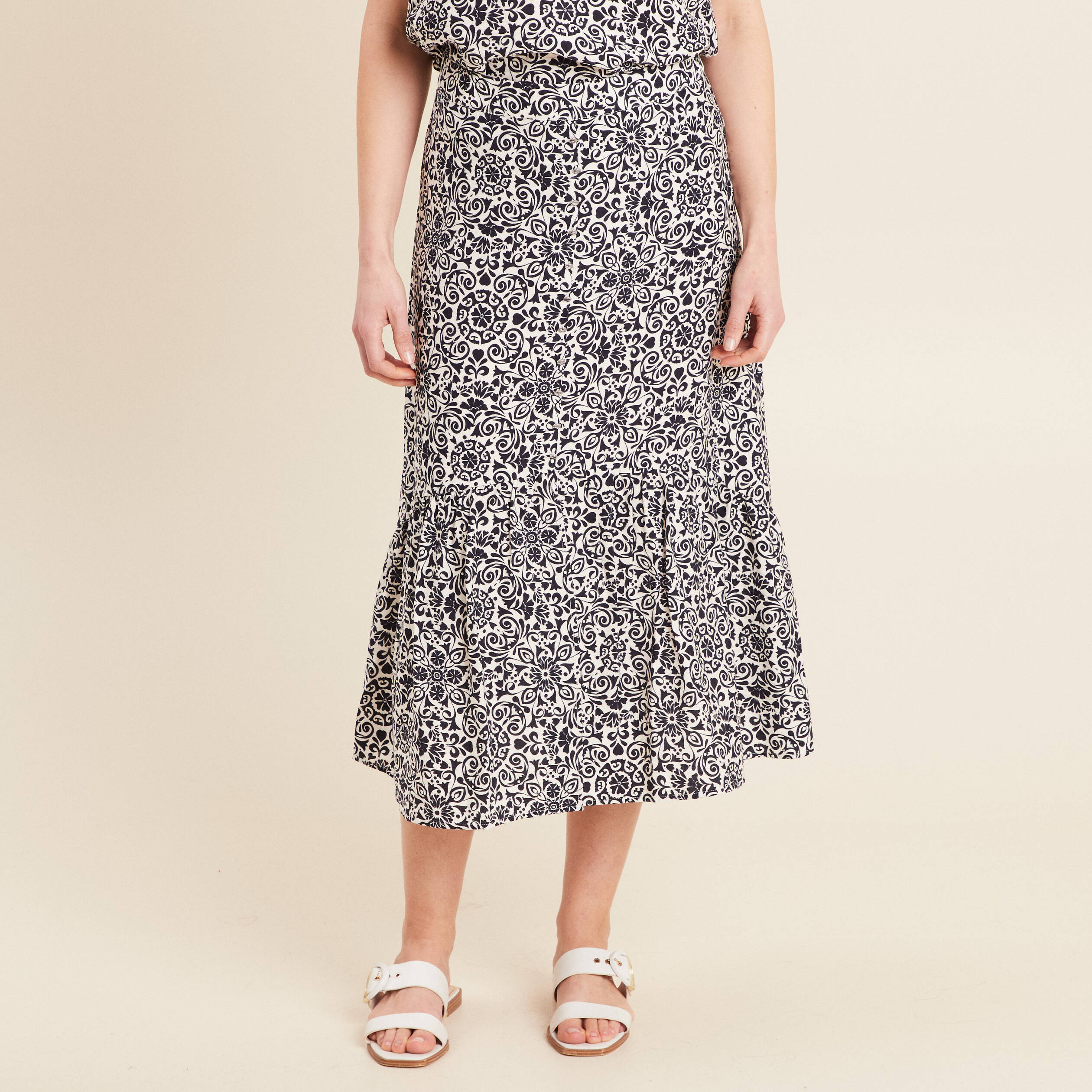 jupe midi droite satin bleu marine femme Jupe midi droite satin bleu marine femme
