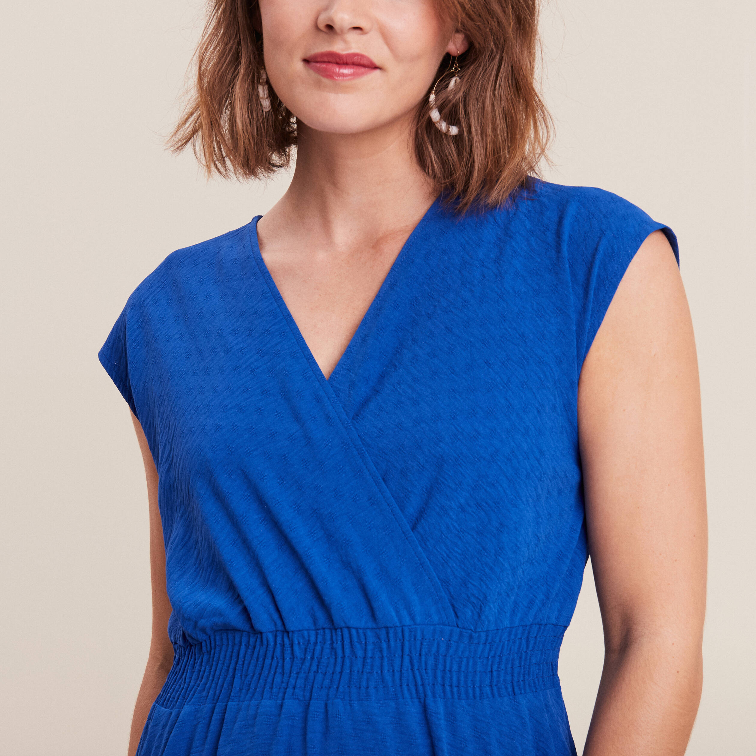 Robe évasée taille smockée bleu electrique femme