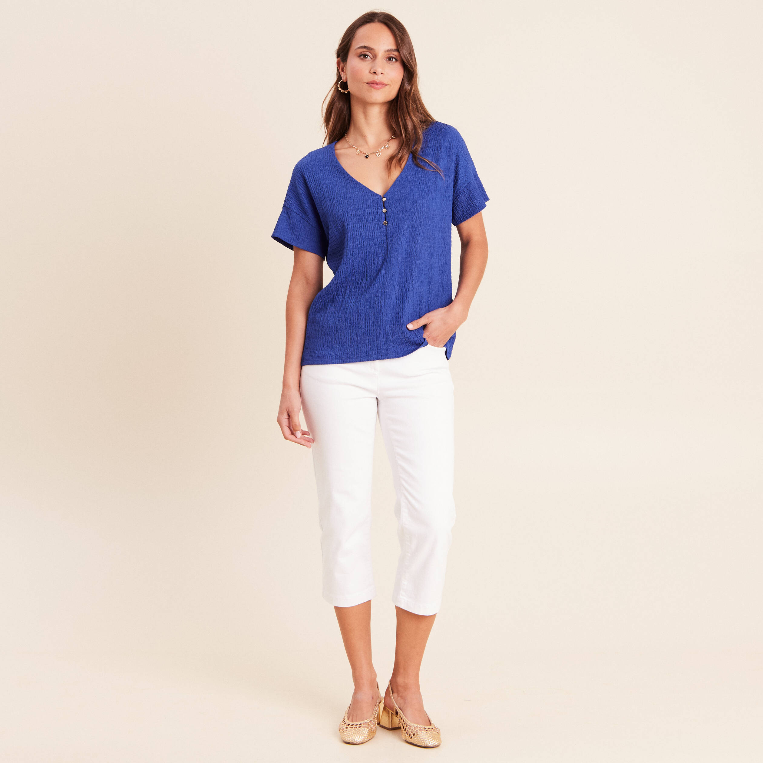 T-shirt col v manches courtes bleu fonc&eacute; femme